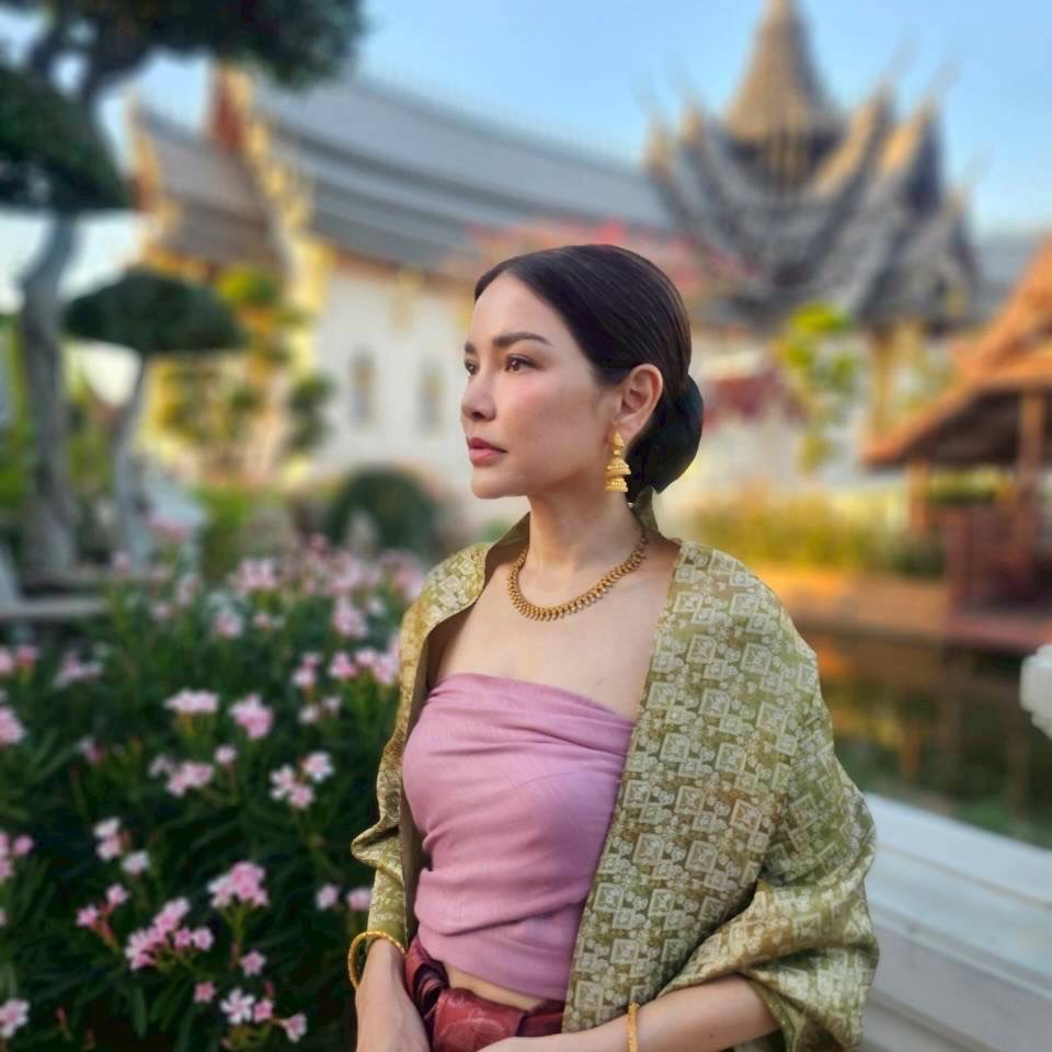 อ้อม - พิยดา จุฑารัตนกุล