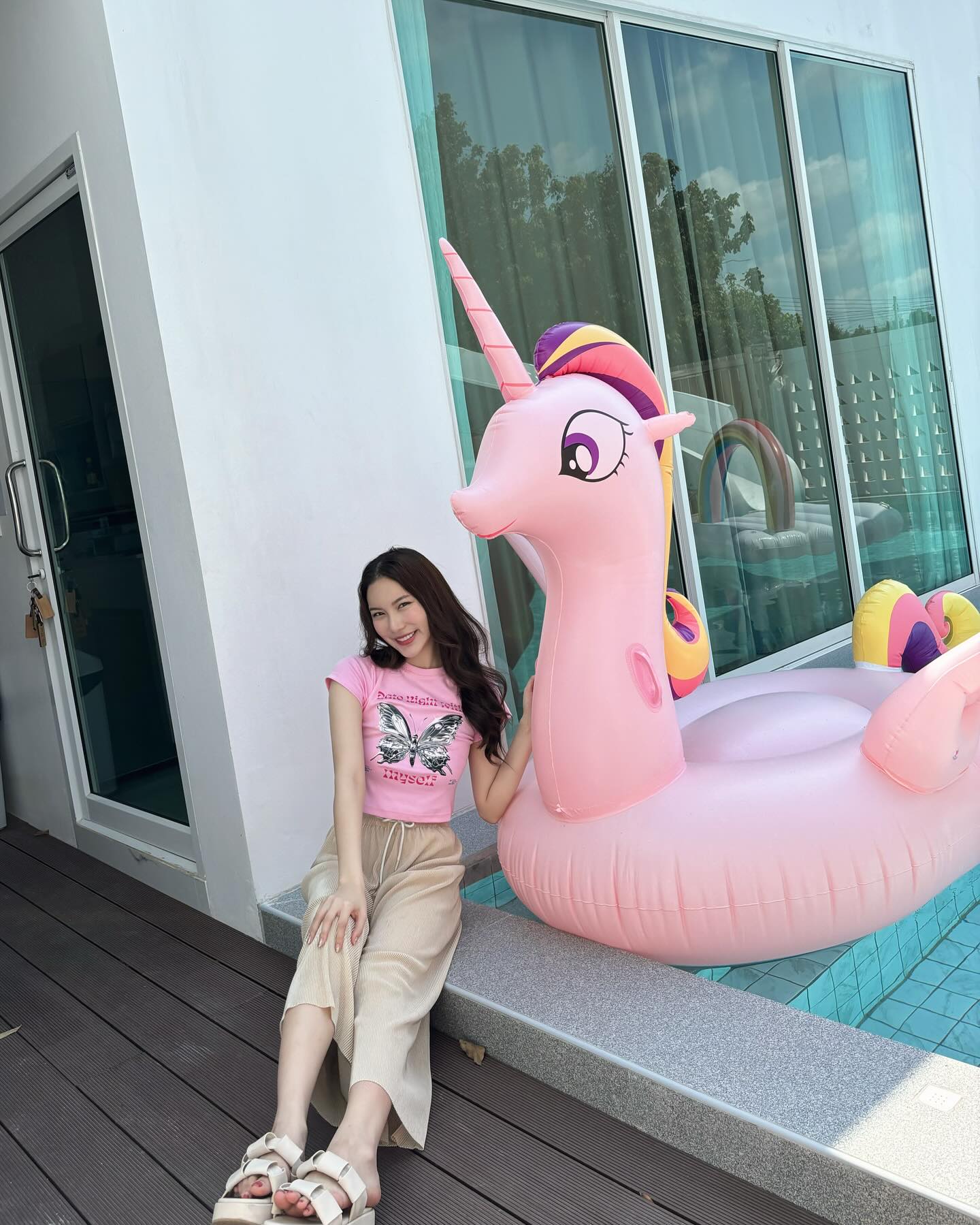 มุก - วรนิษฐ์ ถาวรวงศ์