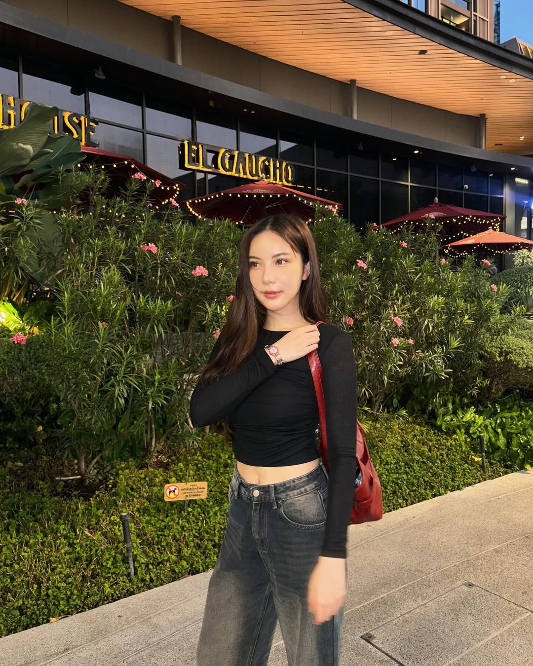 มุก - วรนิษฐ์ ถาวรวงศ์