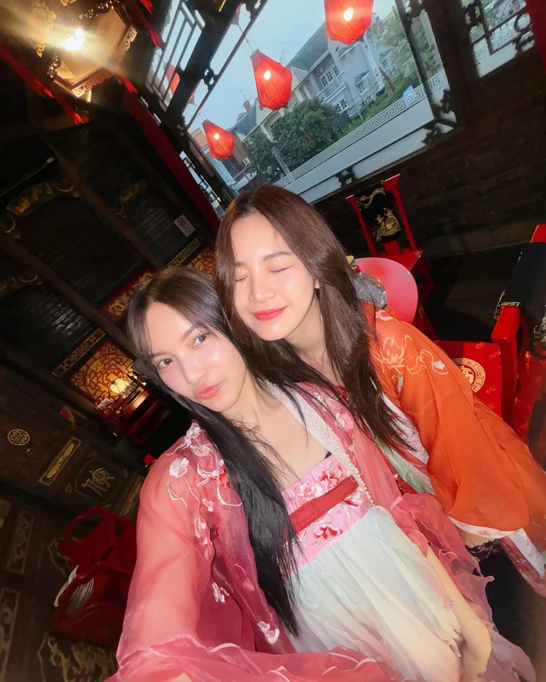 มุก - วรนิษฐ์ ถาวรวงศ์