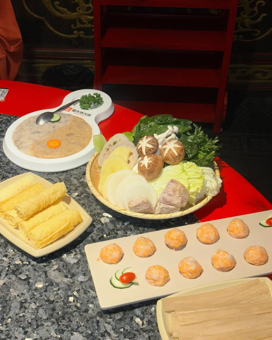 มุก - วรนิษฐ์ ถาวรวงศ์