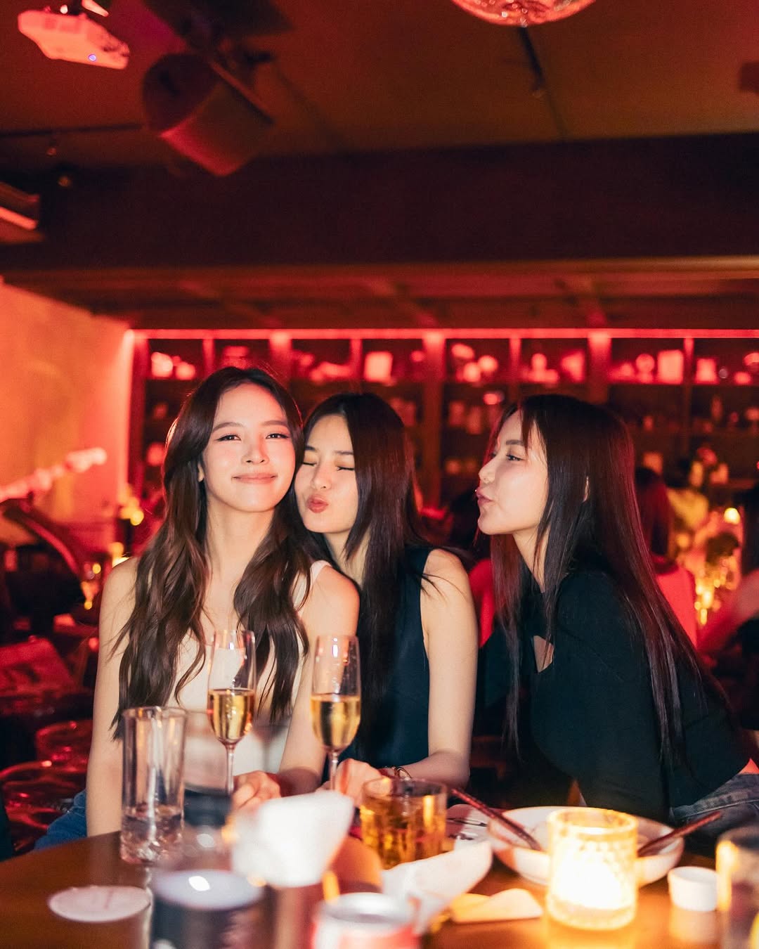 มุก - วรนิษฐ์ ถาวรวงศ์