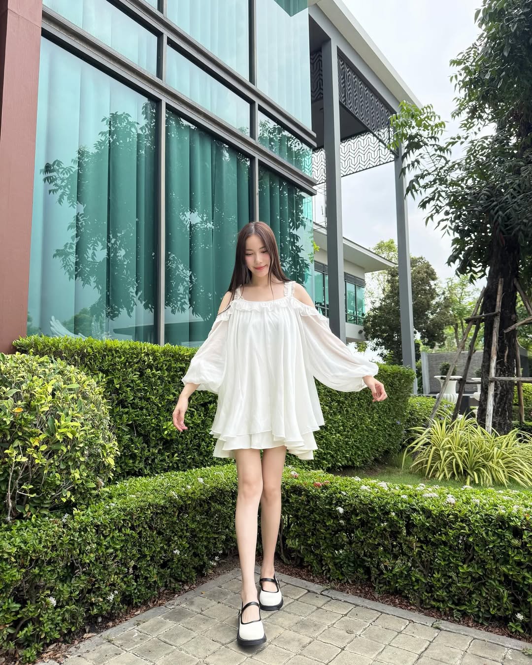 มุก - วรนิษฐ์ ถาวรวงศ์
