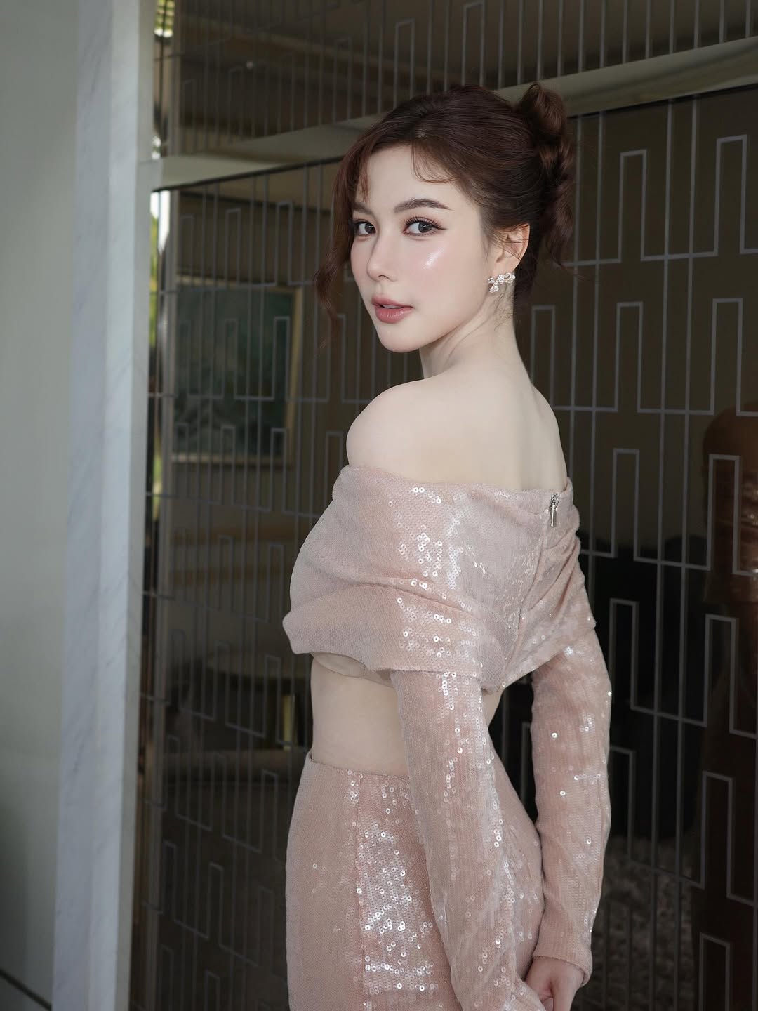มุก - วรนิษฐ์ ถาวรวงศ์