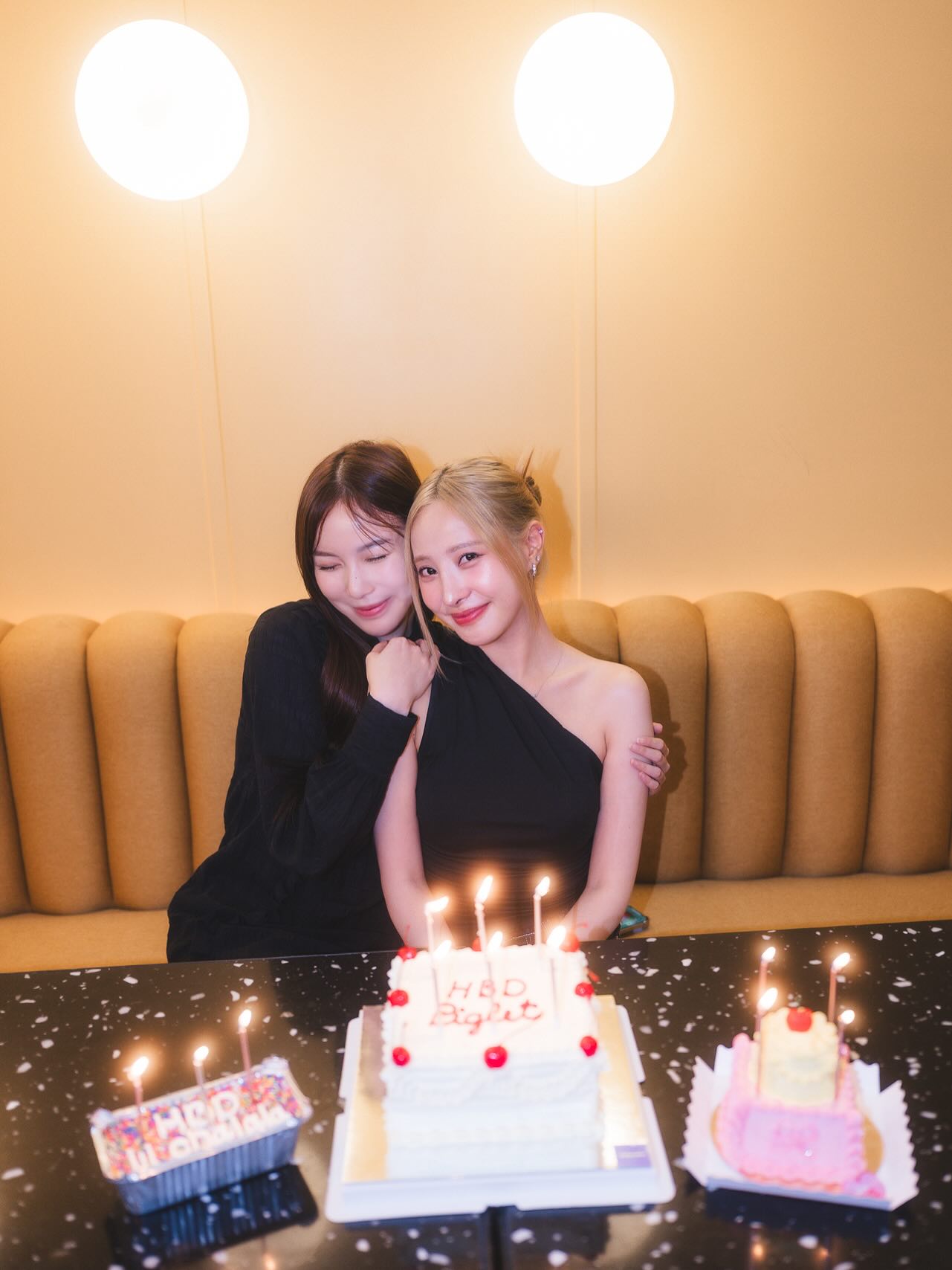 มุก - วรนิษฐ์ ถาวรวงศ์