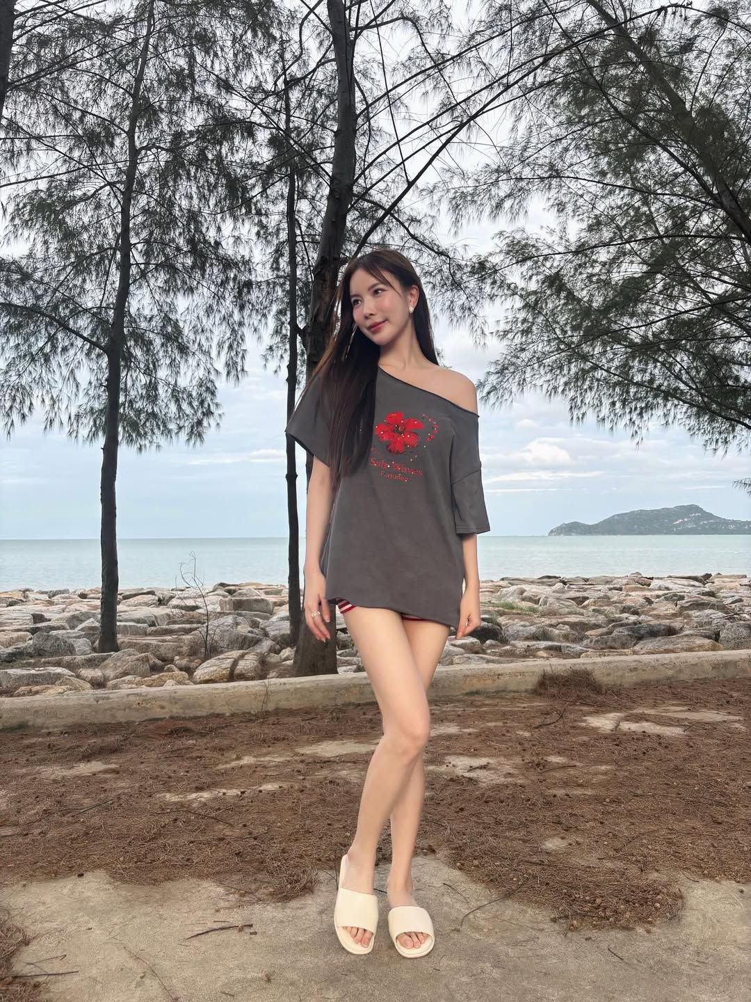 มุก - วรนิษฐ์ ถาวรวงศ์