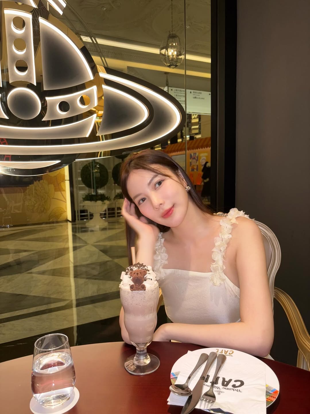 มุก - วรนิษฐ์ ถาวรวงศ์