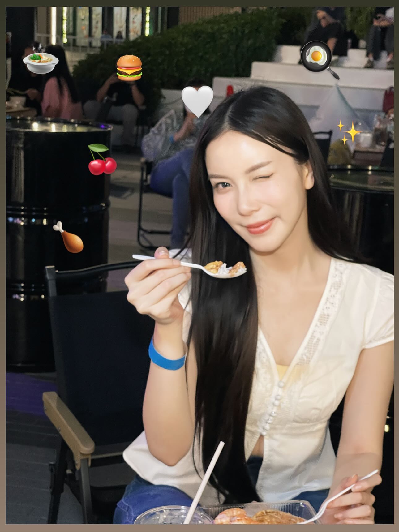 มุก - วรนิษฐ์ ถาวรวงศ์