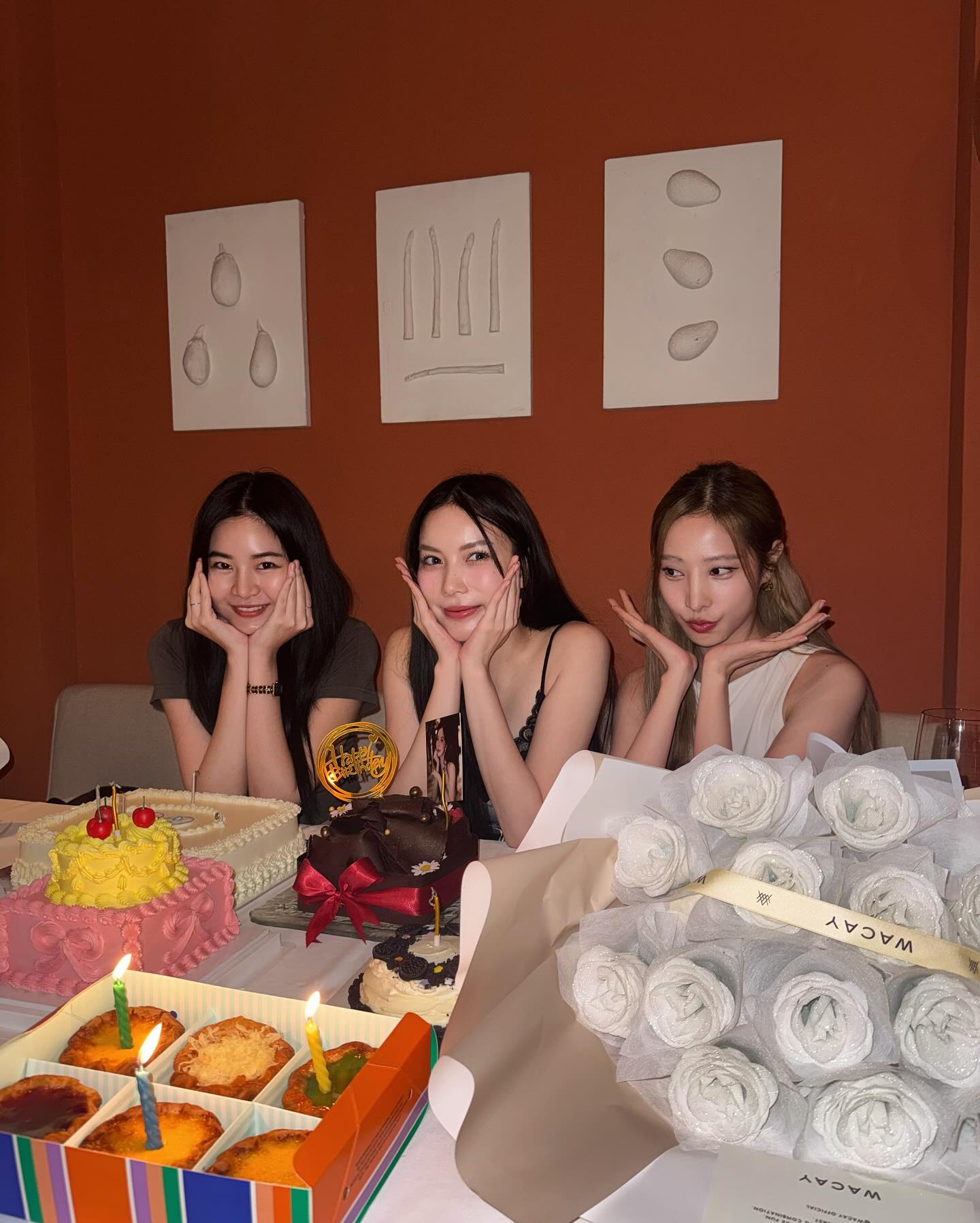 มุก - วรนิษฐ์ ถาวรวงศ์