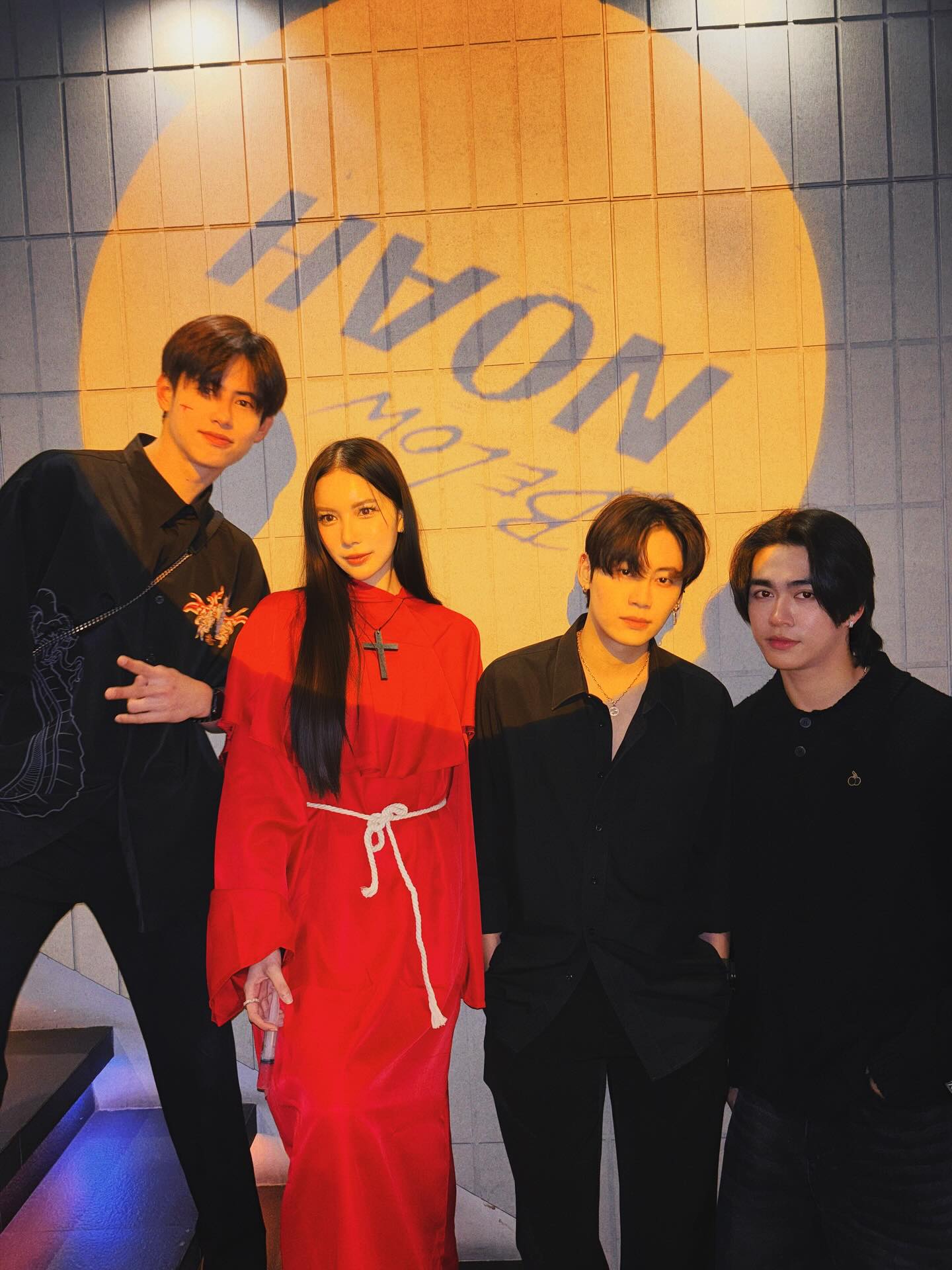 มุก - วรนิษฐ์ ถาวรวงศ์