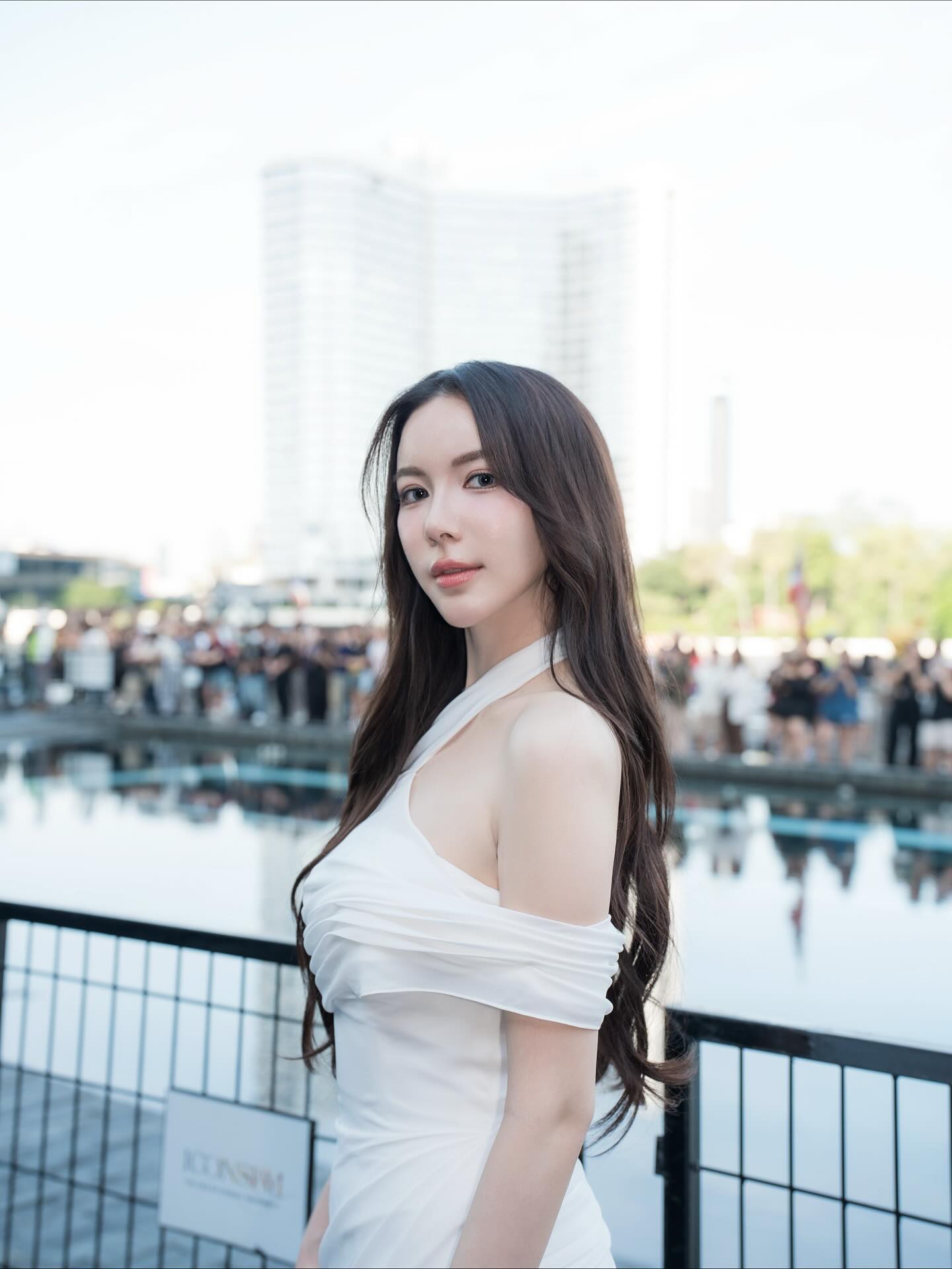 มุก - วรนิษฐ์ ถาวรวงศ์