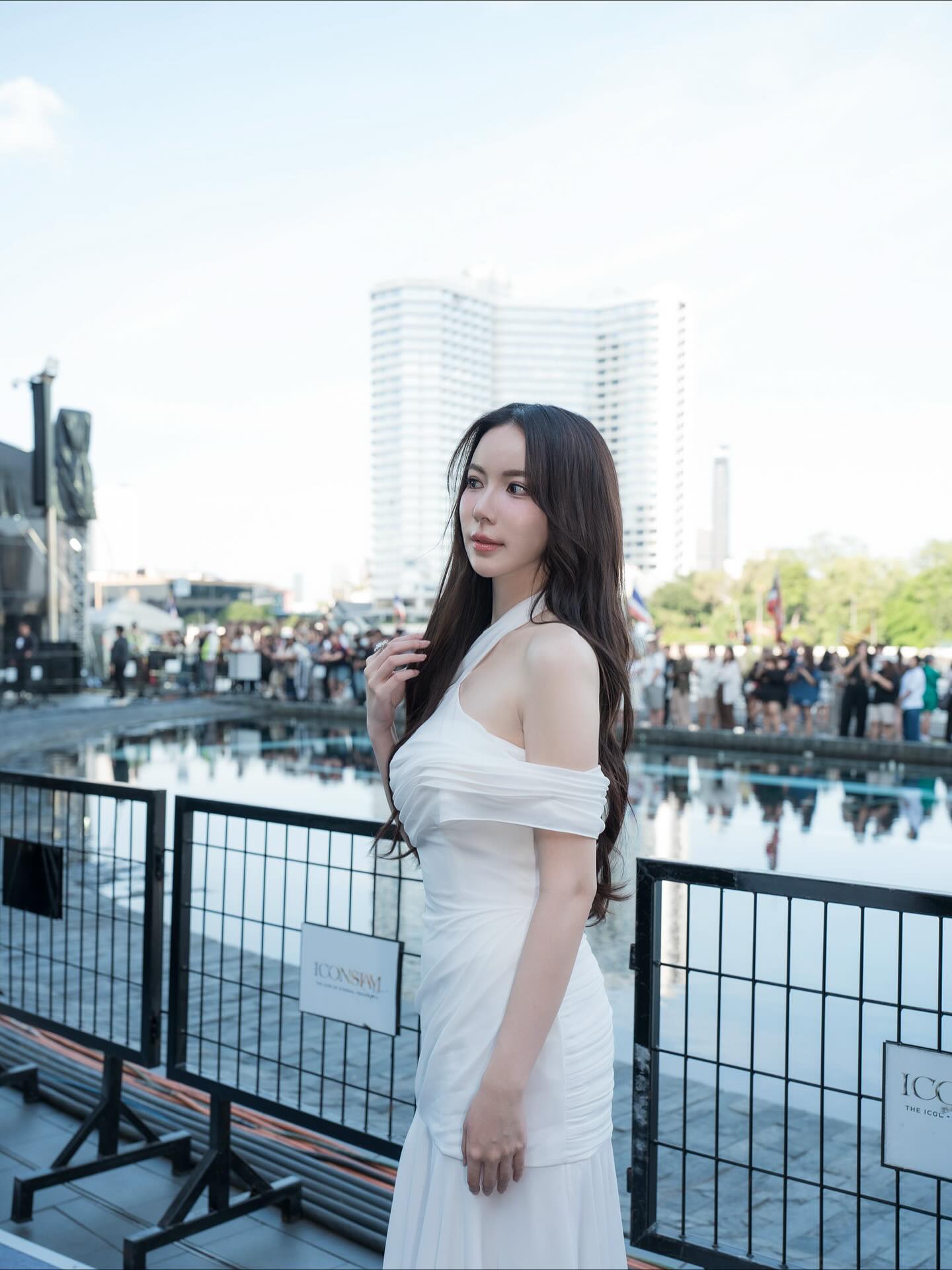 มุก - วรนิษฐ์ ถาวรวงศ์