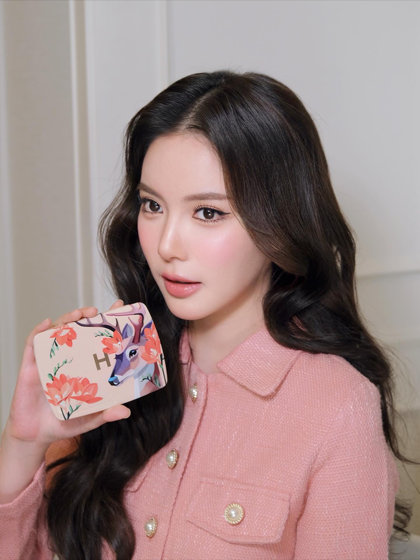 มุก - วรนิษฐ์ ถาวรวงศ์