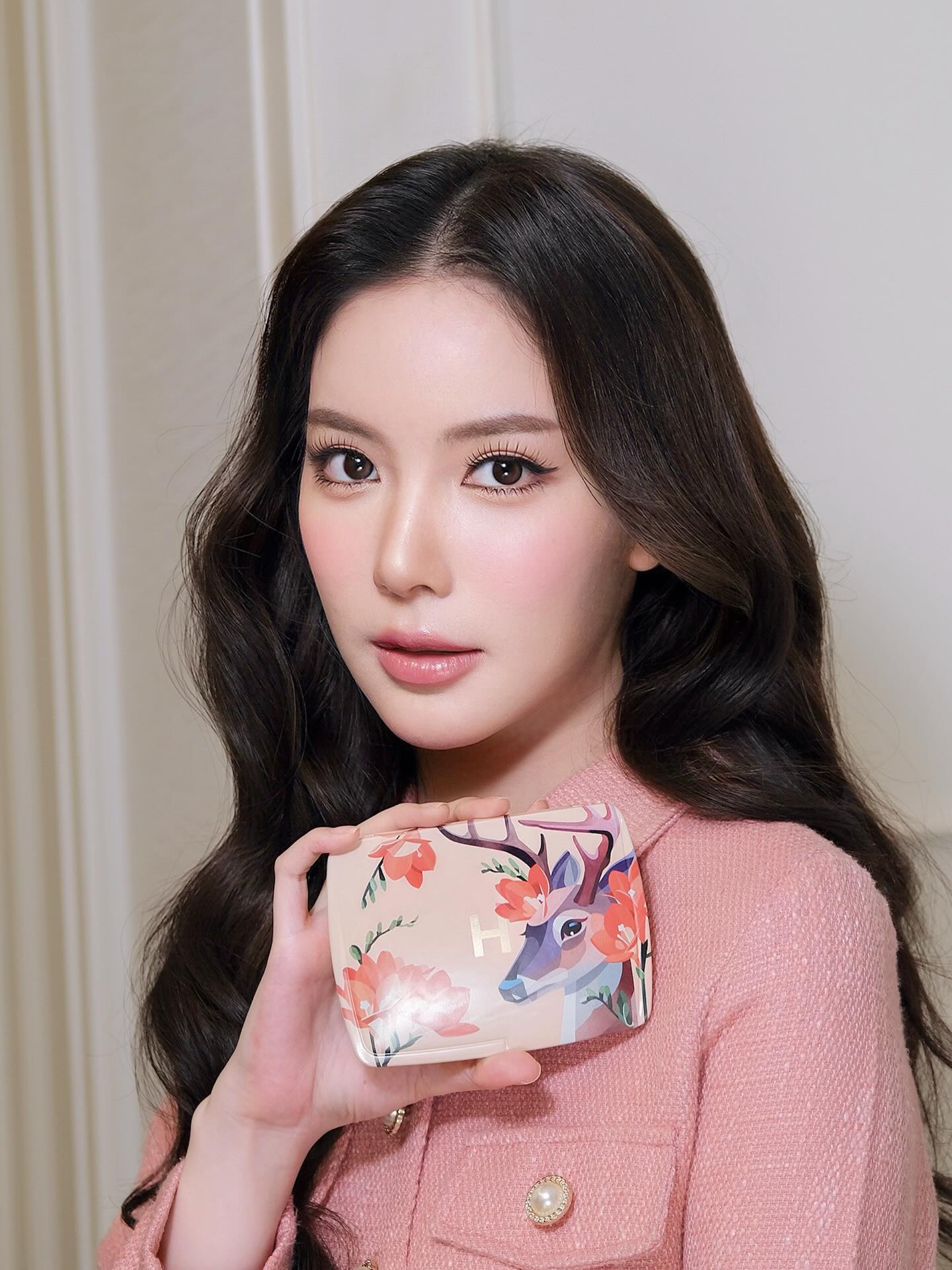 มุก - วรนิษฐ์ ถาวรวงศ์