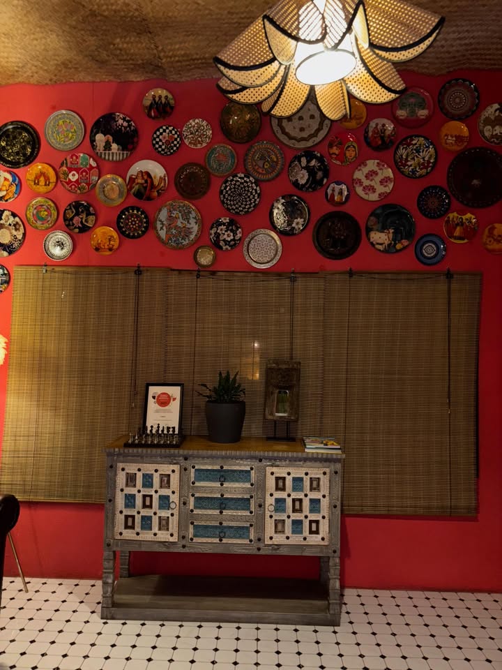 มุก - วรนิษฐ์ ถาวรวงศ์