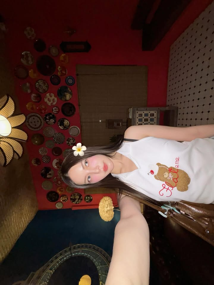 มุก - วรนิษฐ์ ถาวรวงศ์