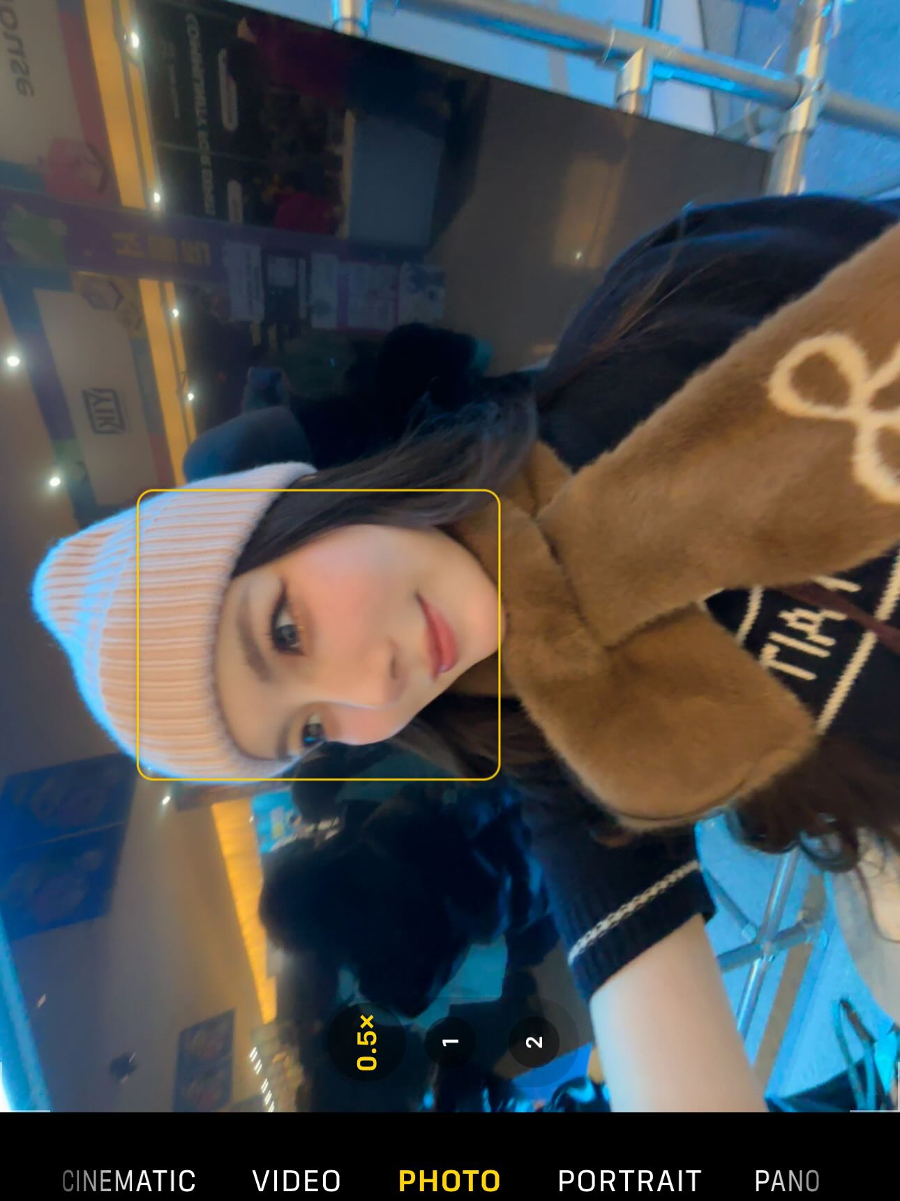 มุก - วรนิษฐ์ ถาวรวงศ์