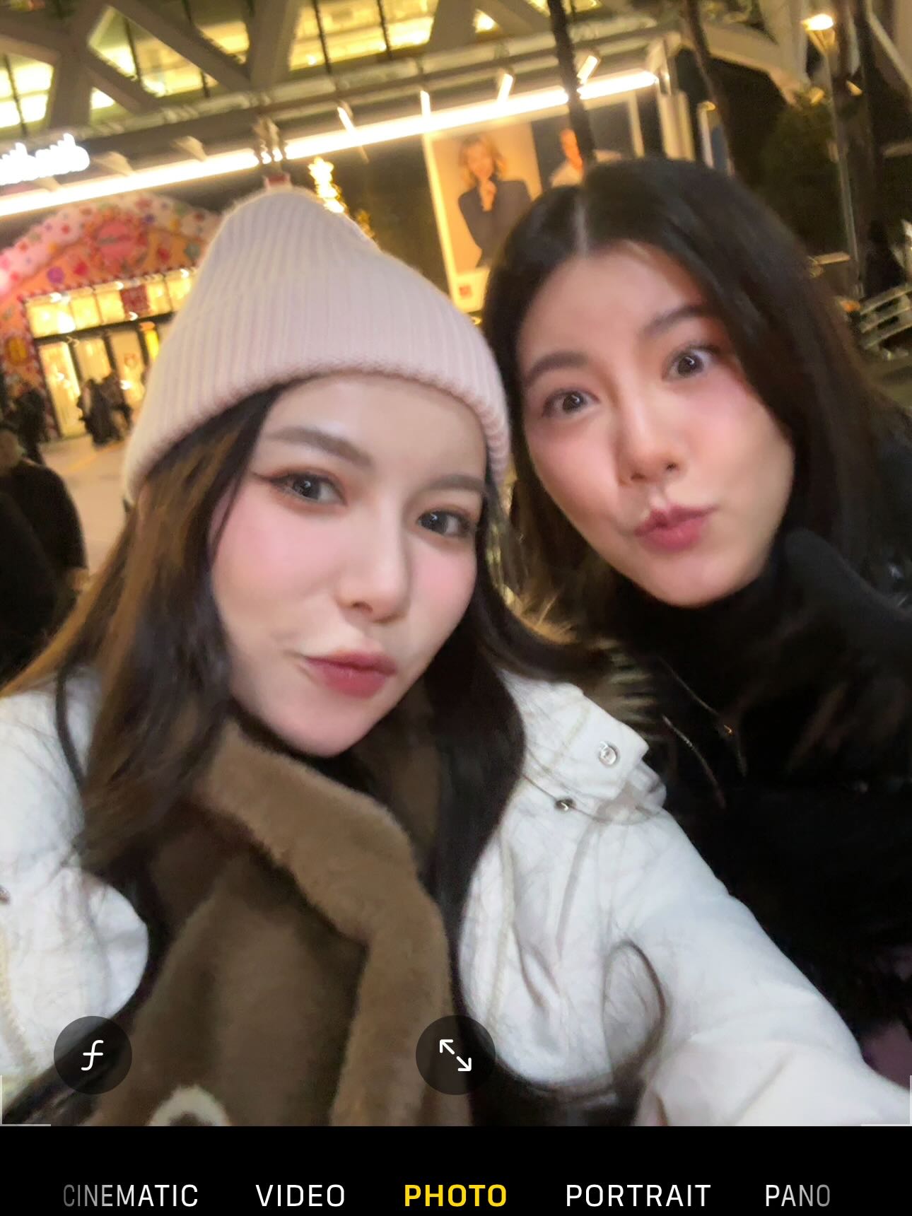 มุก - วรนิษฐ์ ถาวรวงศ์