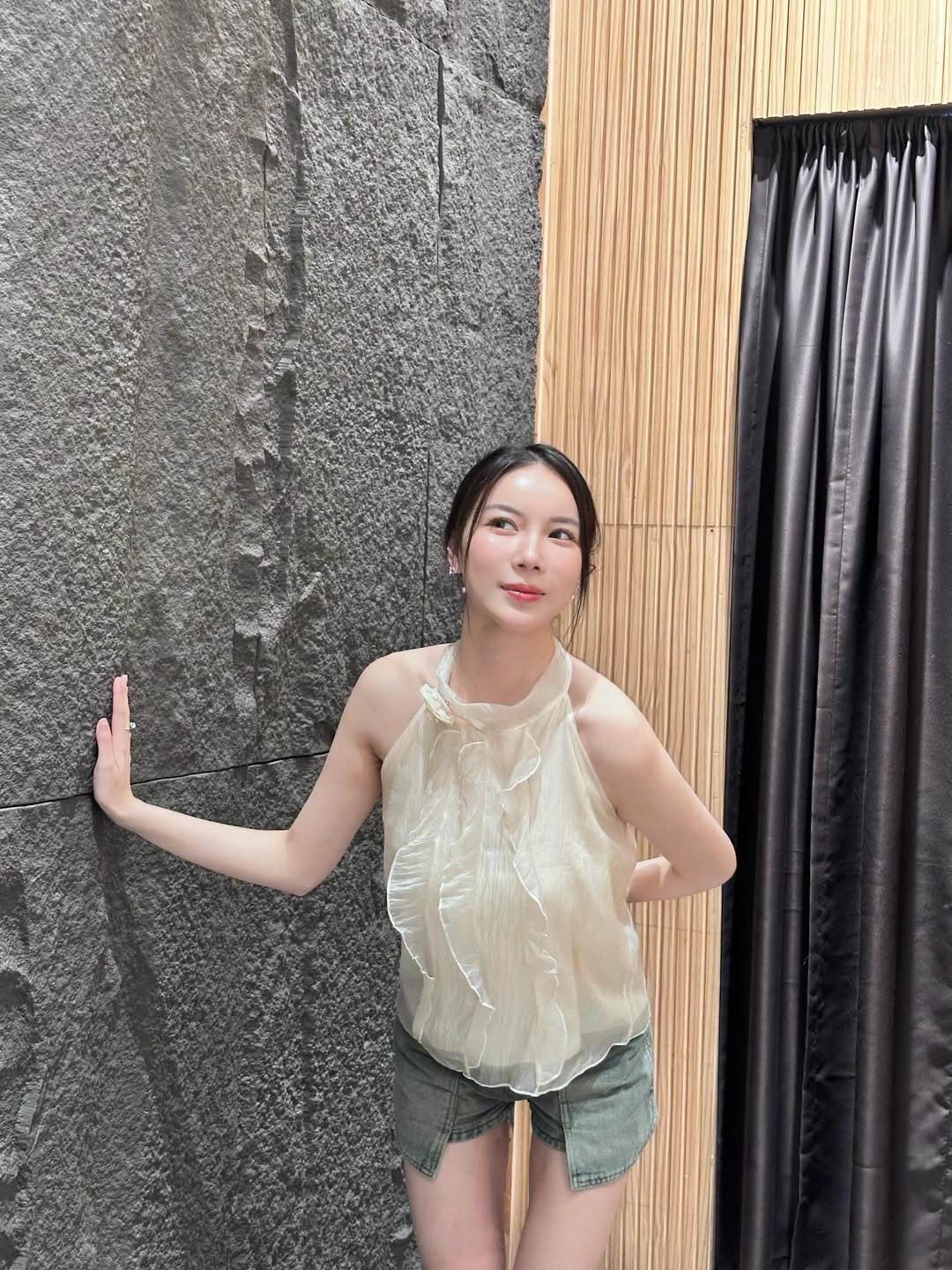 มุก - วรนิษฐ์ ถาวรวงศ์