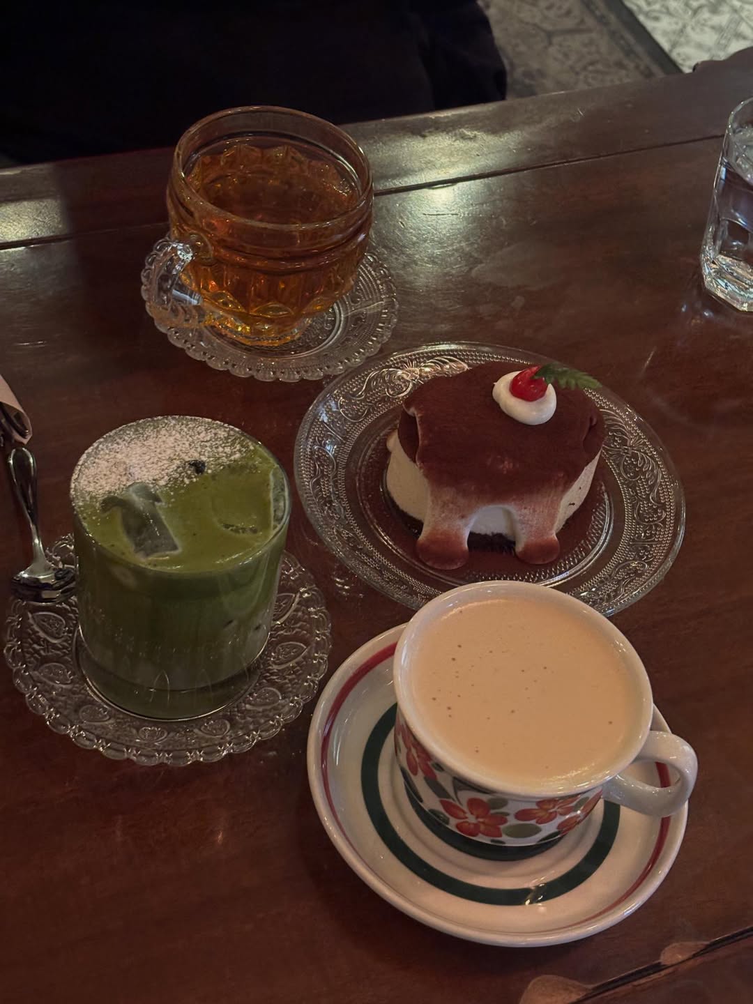 มุก - วรนิษฐ์ ถาวรวงศ์