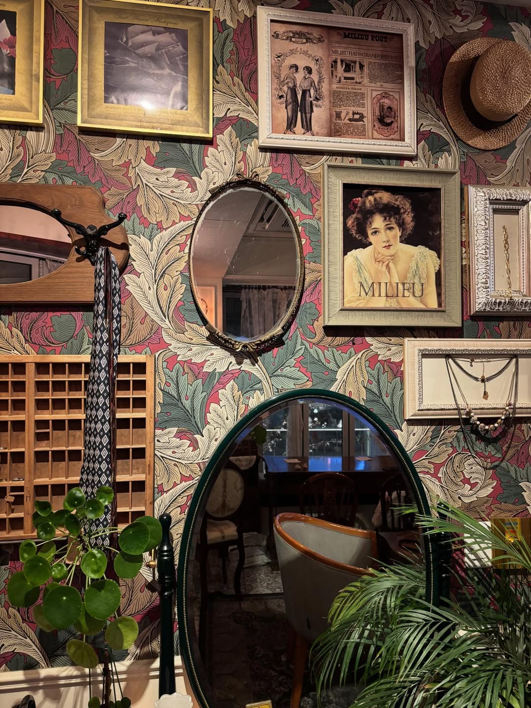 มุก - วรนิษฐ์ ถาวรวงศ์