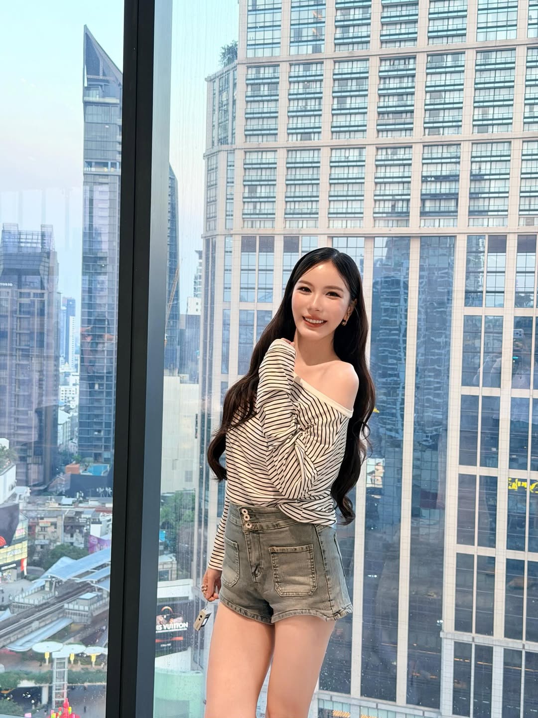 มุก - วรนิษฐ์ ถาวรวงศ์