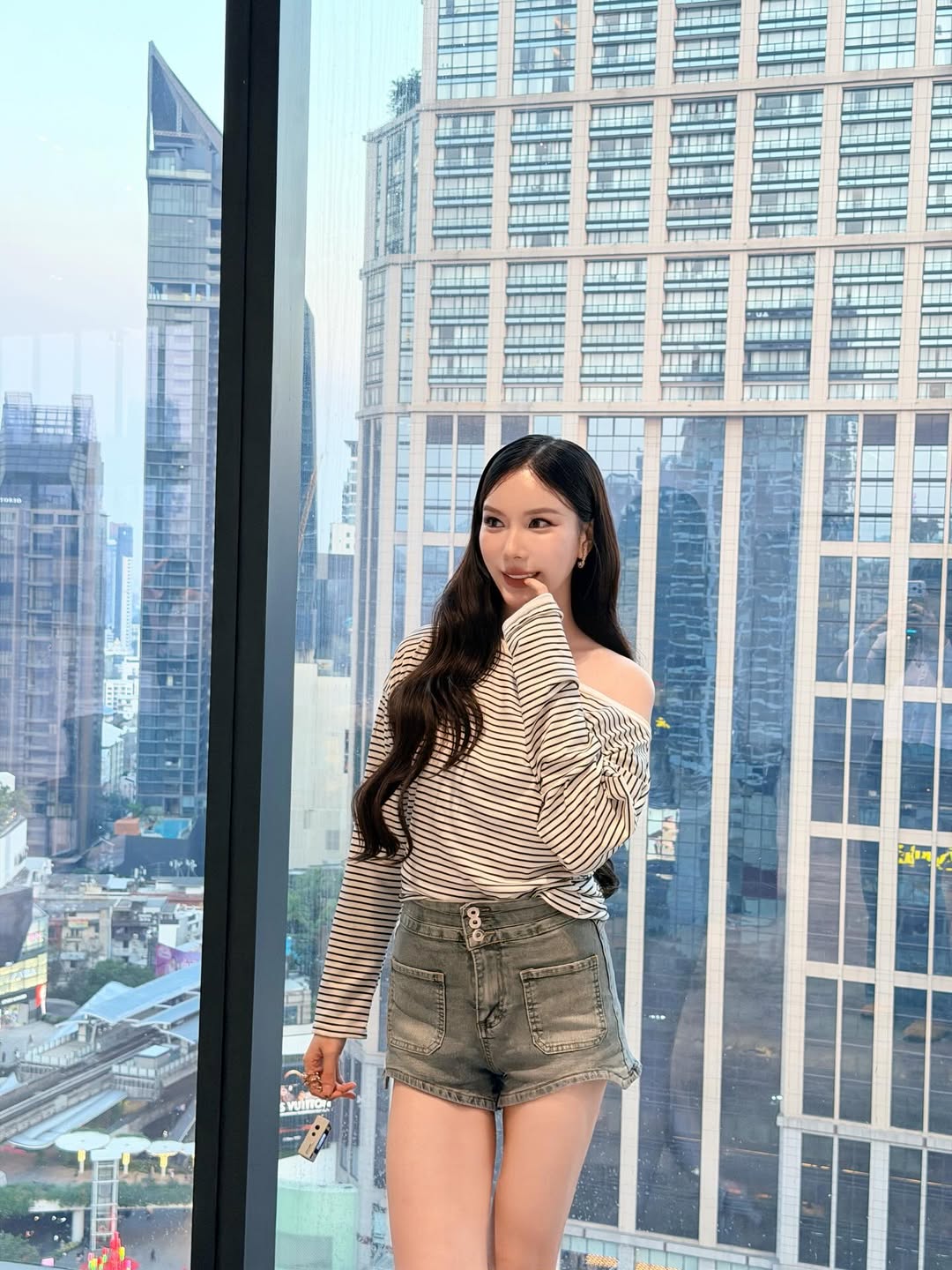 มุก - วรนิษฐ์ ถาวรวงศ์