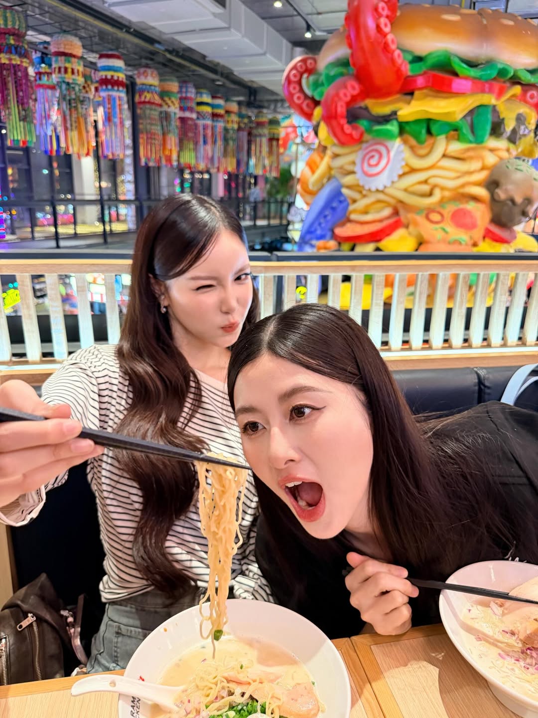 มุก - วรนิษฐ์ ถาวรวงศ์