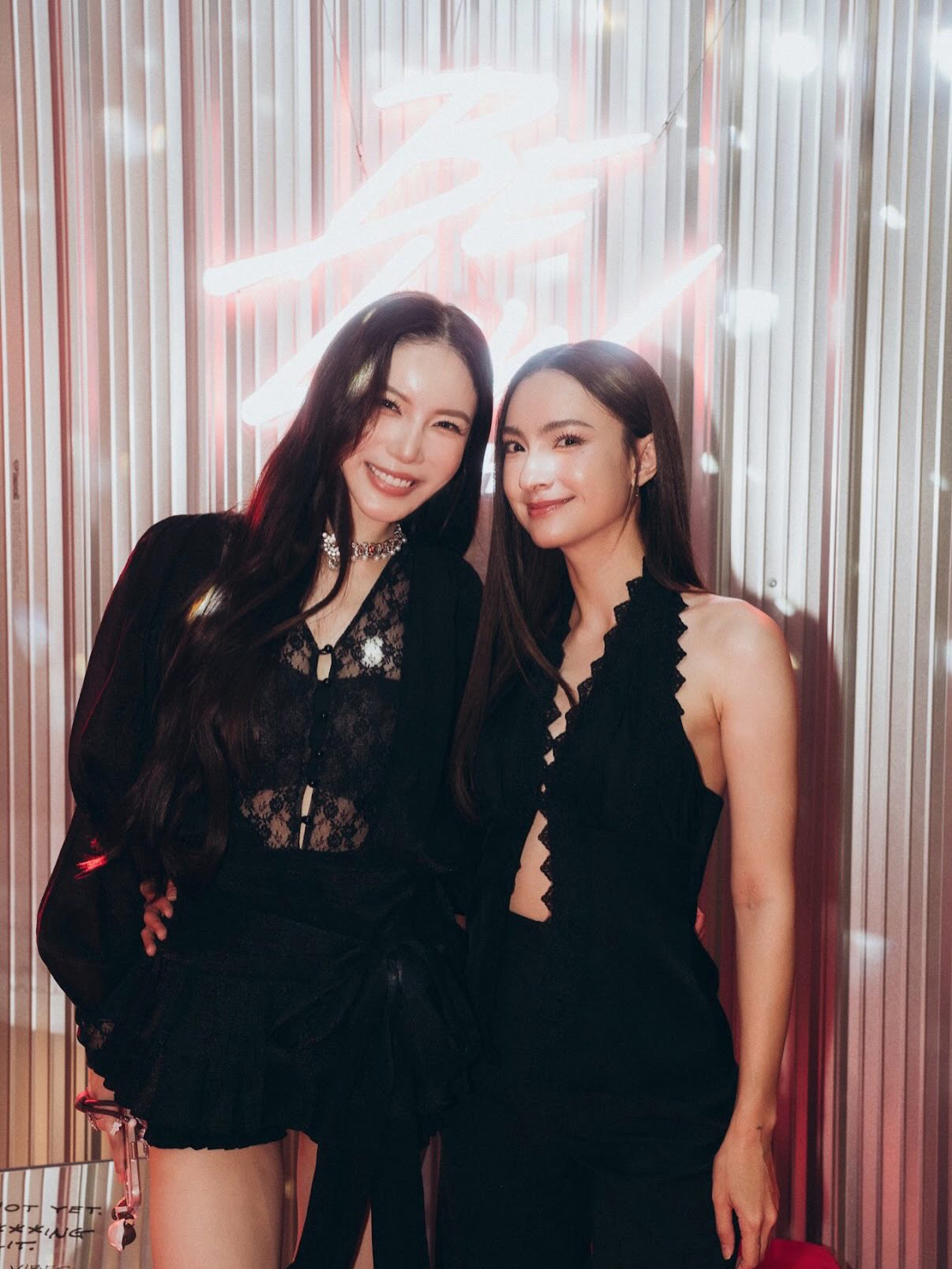 มุก - วรนิษฐ์ ถาวรวงศ์