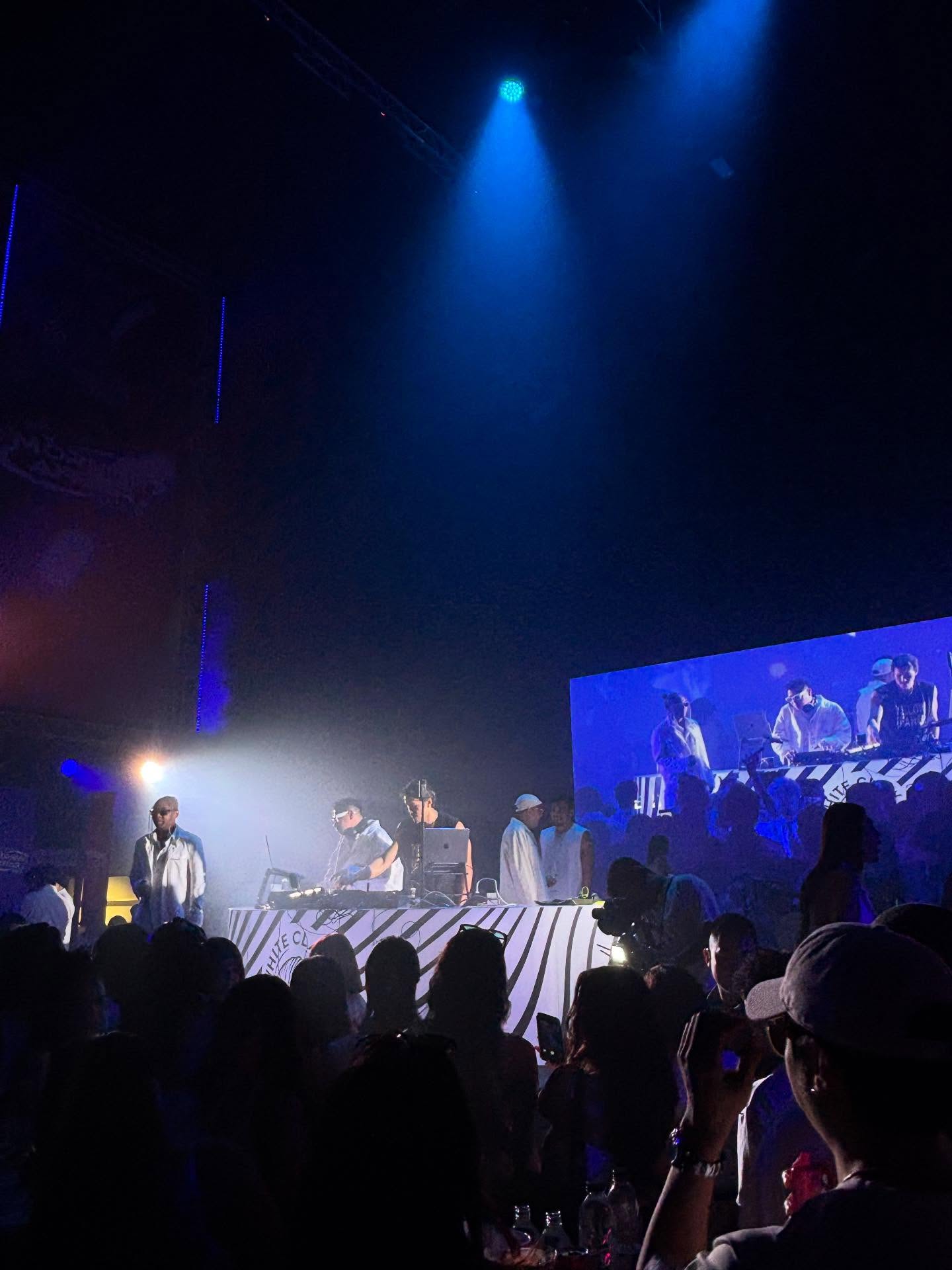 มุก - วรนิษฐ์ ถาวรวงศ์