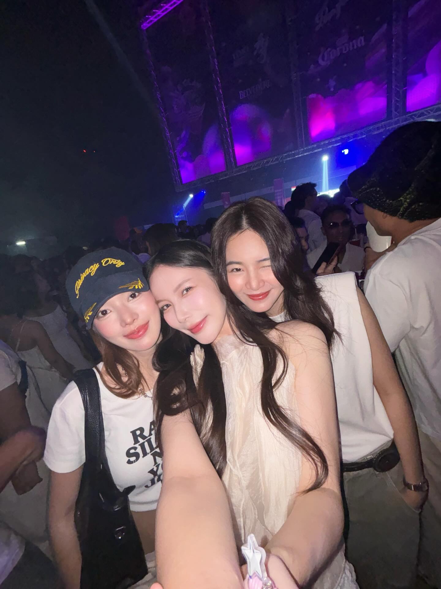 มุก - วรนิษฐ์ ถาวรวงศ์