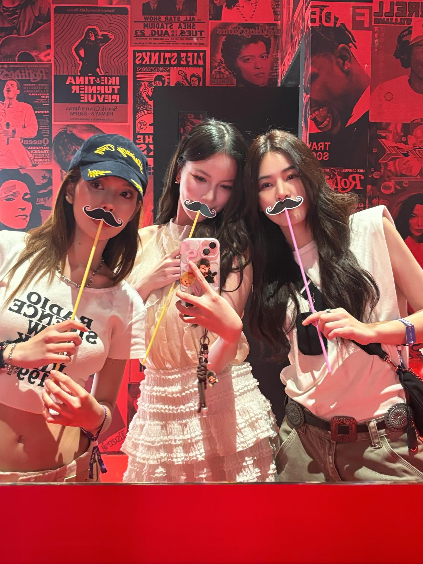 มุก - วรนิษฐ์ ถาวรวงศ์