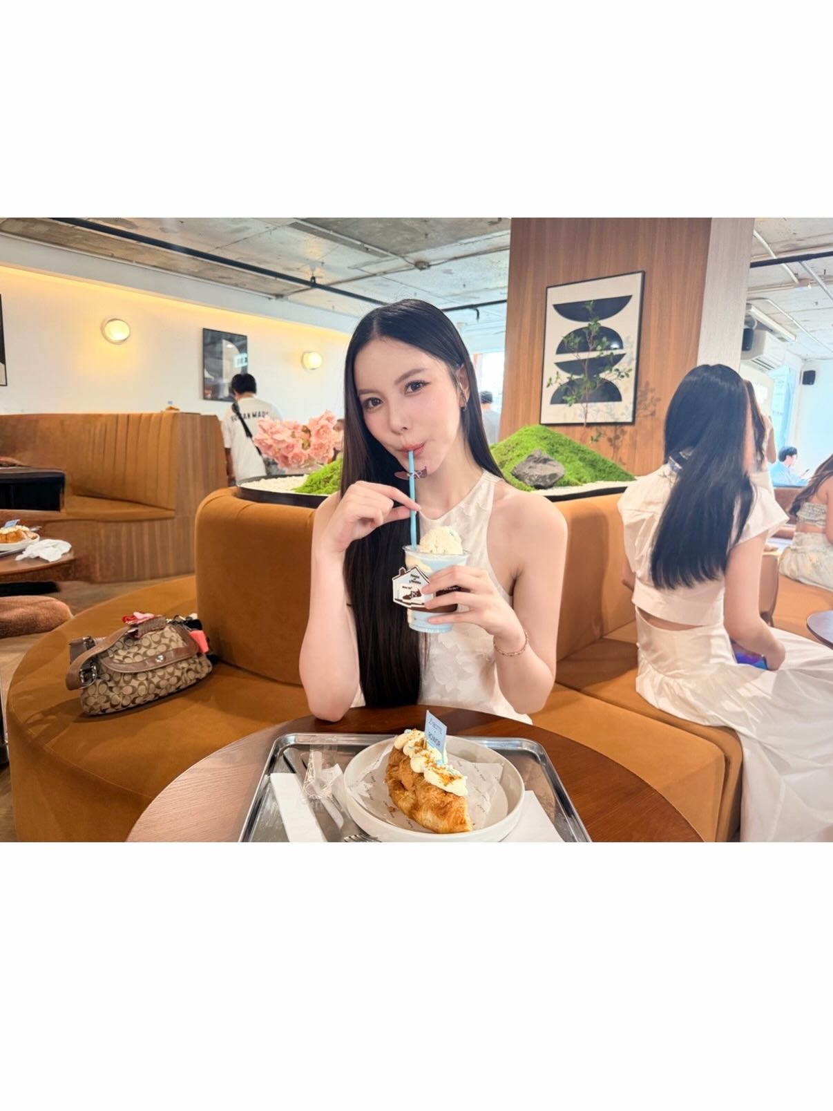 มุก - วรนิษฐ์ ถาวรวงศ์