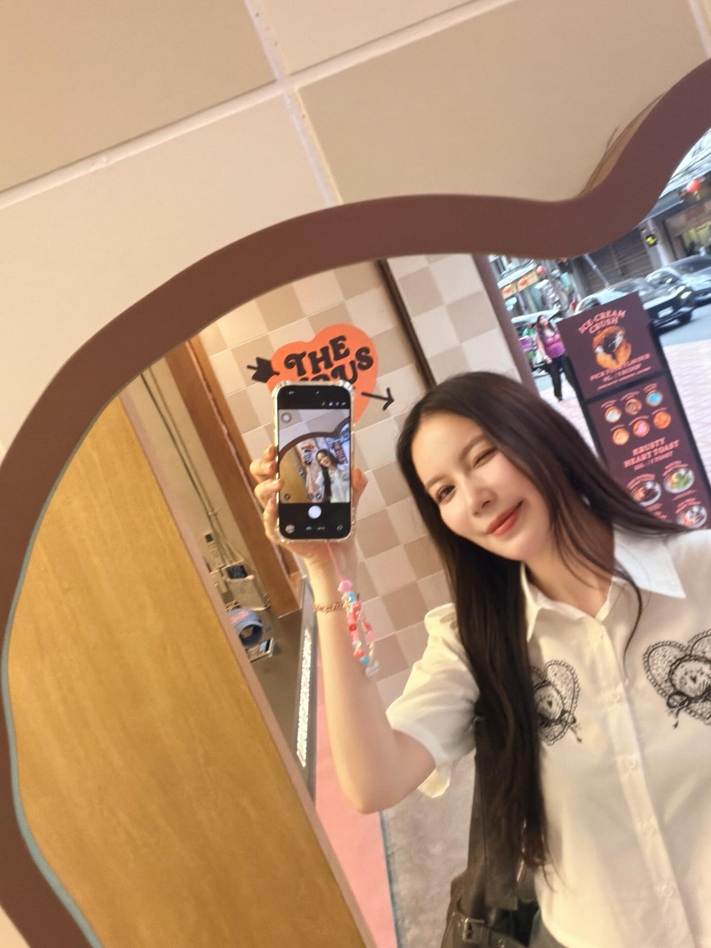 มุก - วรนิษฐ์ ถาวรวงศ์