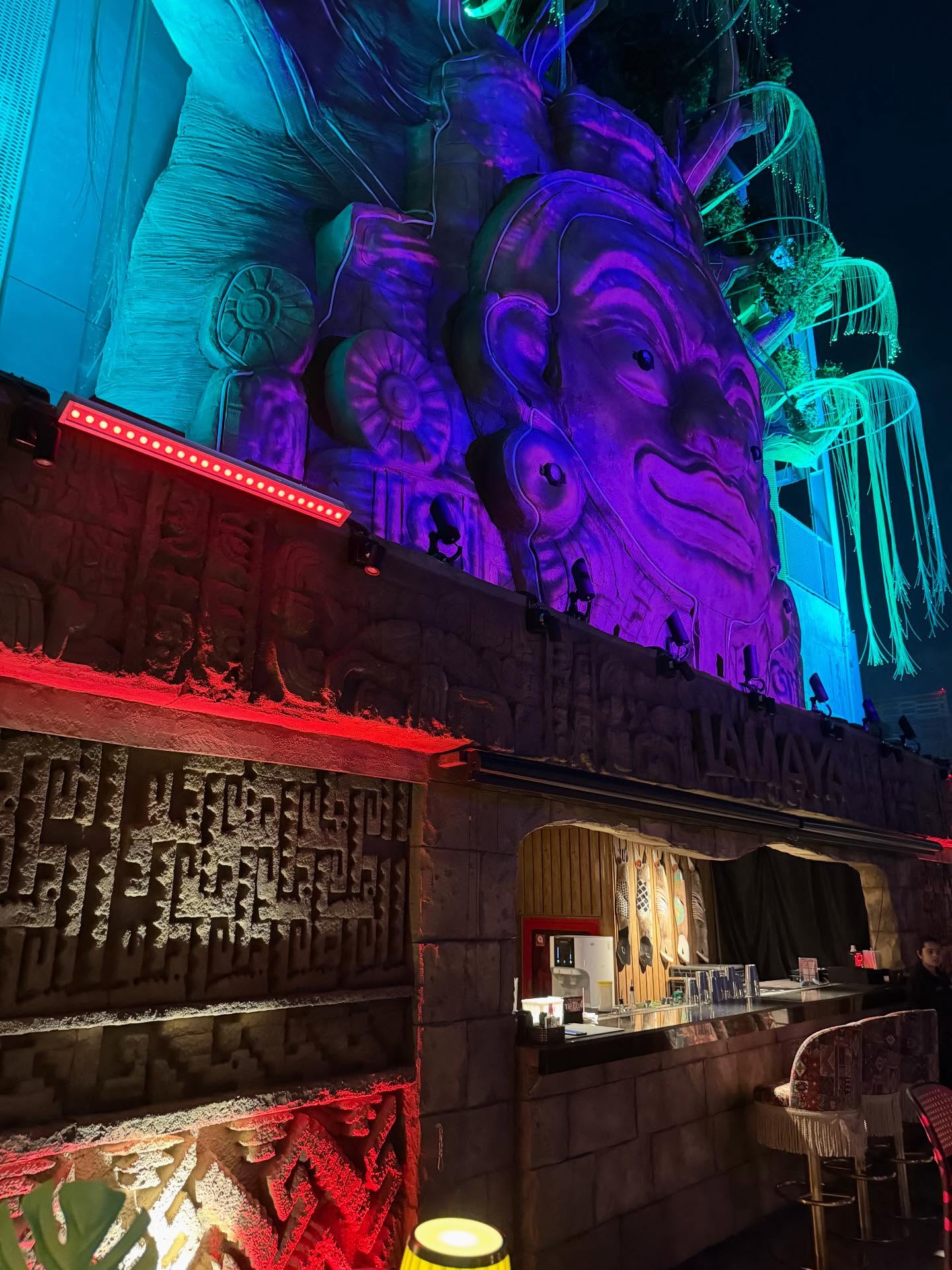 มุก - วรนิษฐ์ ถาวรวงศ์