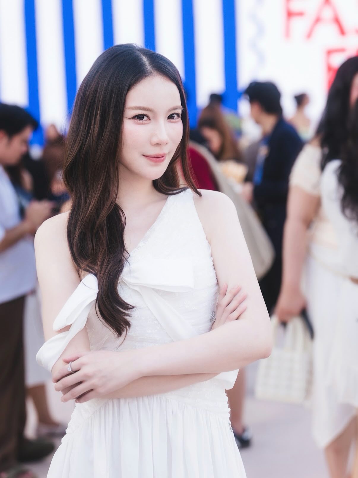 มุก - วรนิษฐ์ ถาวรวงศ์