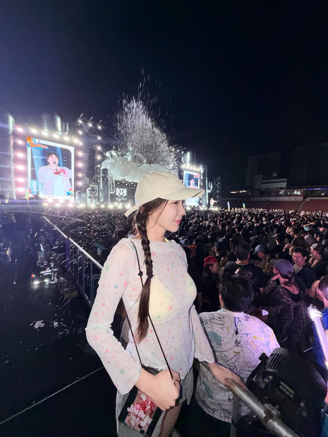 มุก - วรนิษฐ์ ถาวรวงศ์