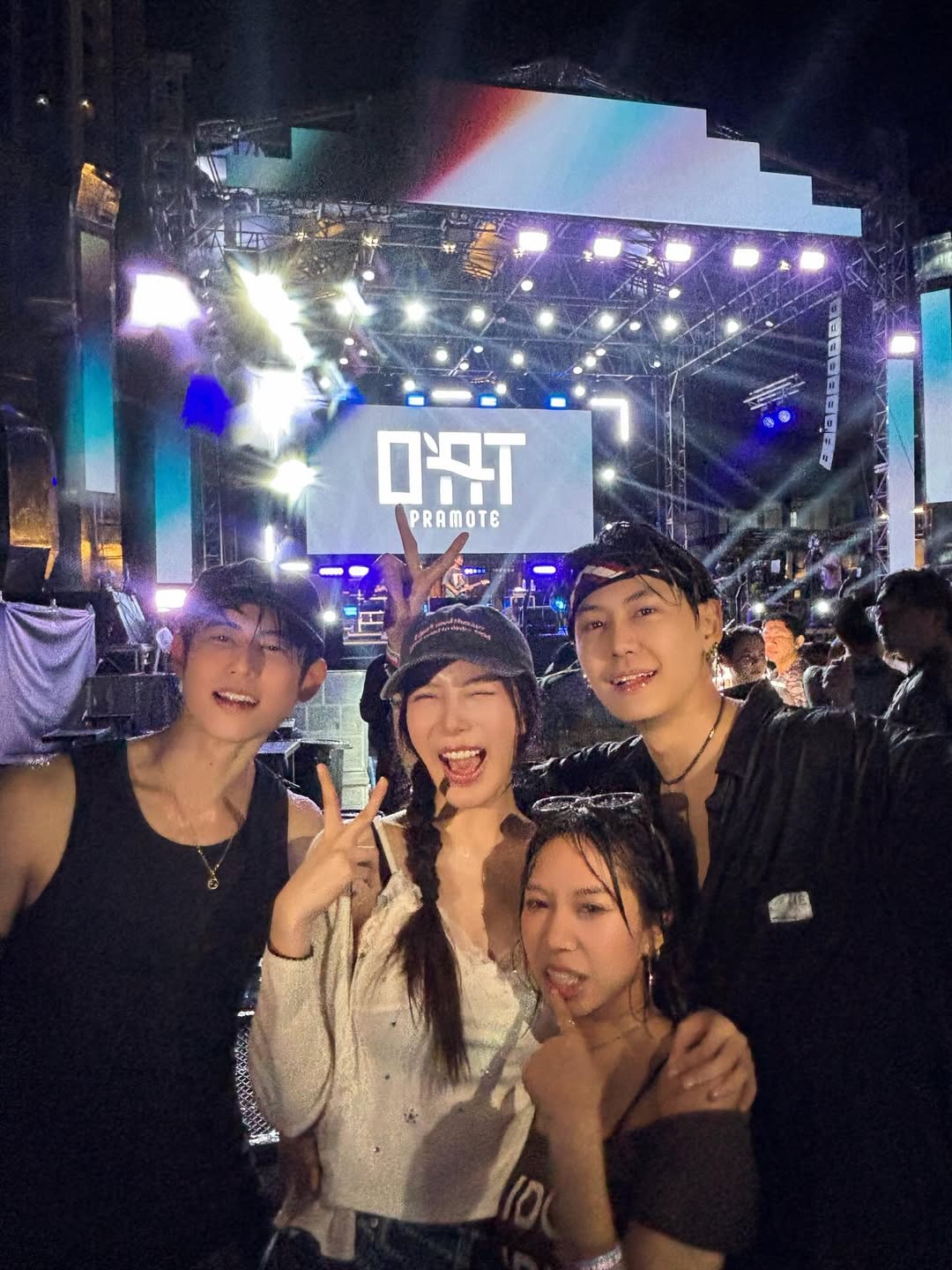 มุก - วรนิษฐ์ ถาวรวงศ์