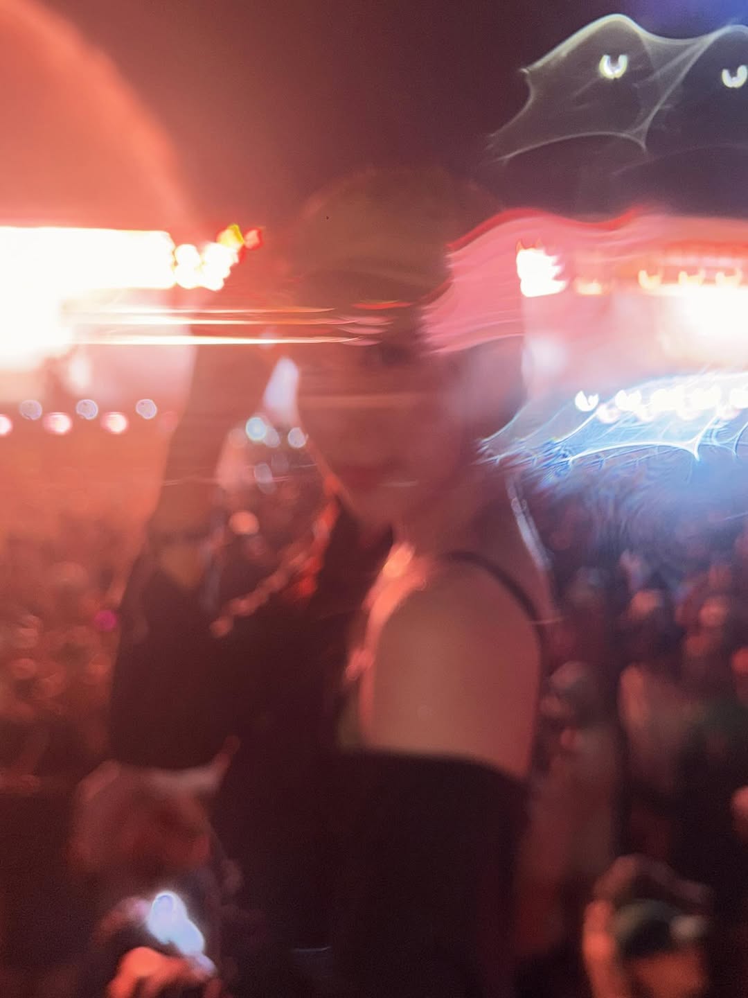 มุก - วรนิษฐ์ ถาวรวงศ์