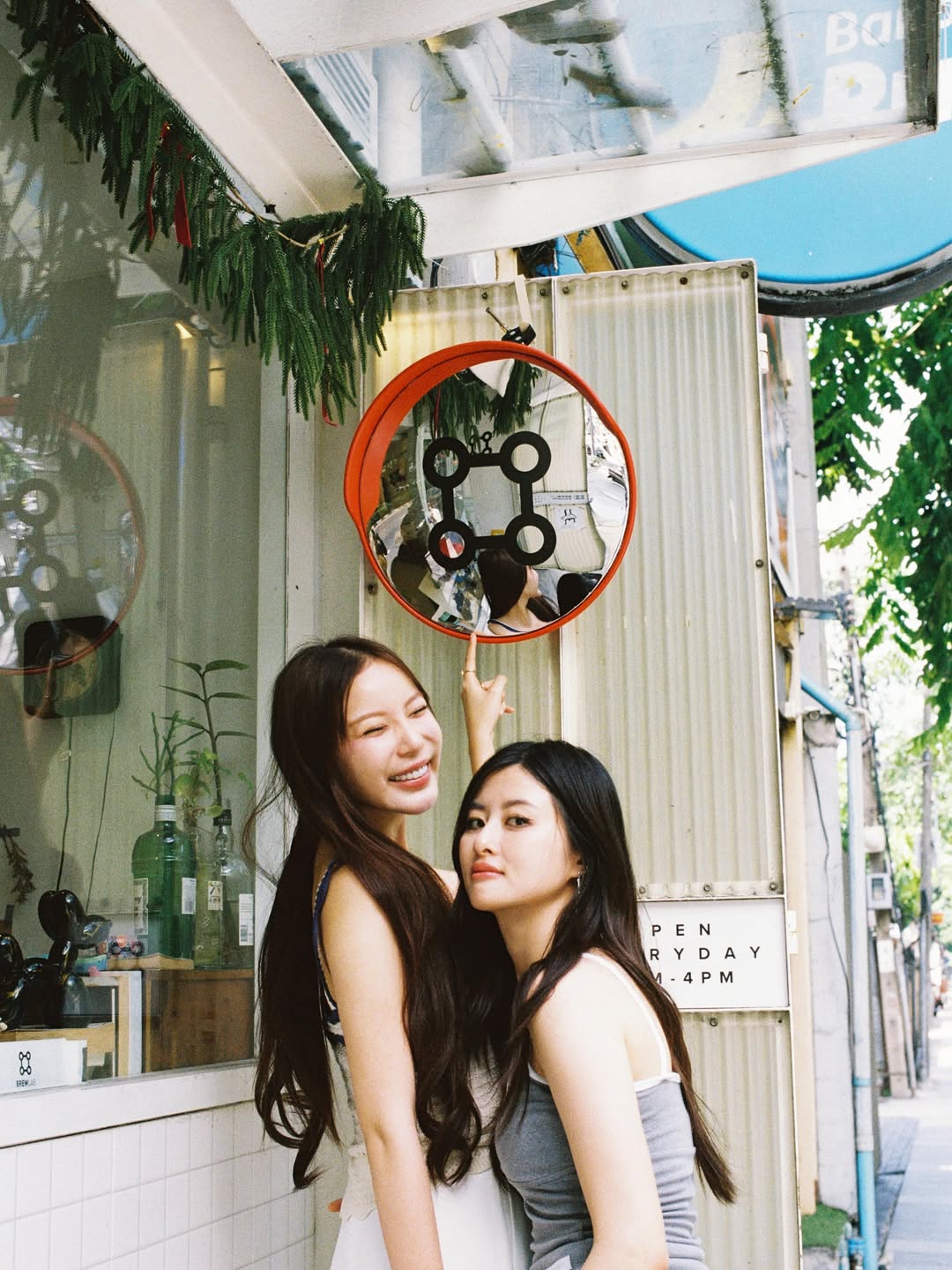 มุก - วรนิษฐ์ ถาวรวงศ์