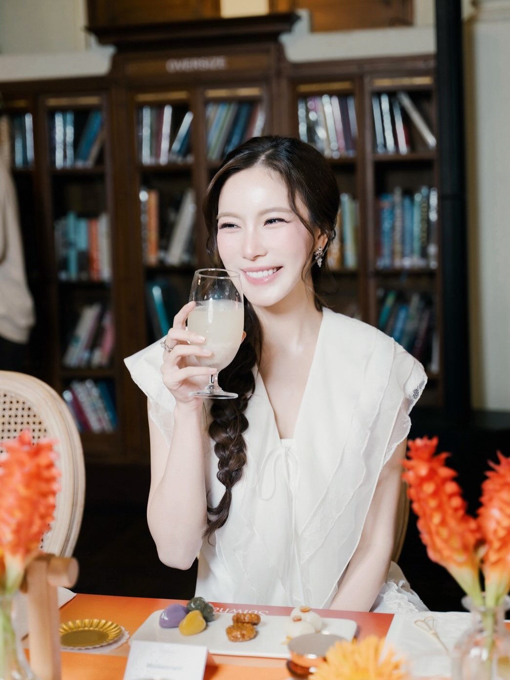 มุก - วรนิษฐ์ ถาวรวงศ์