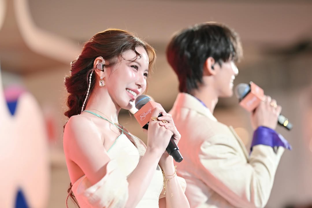 มุก - วรนิษฐ์ ถาวรวงศ์