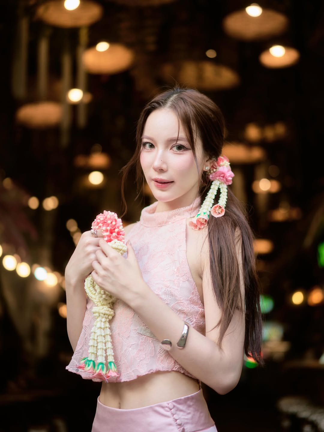 มุก - วรนิษฐ์ ถาวรวงศ์