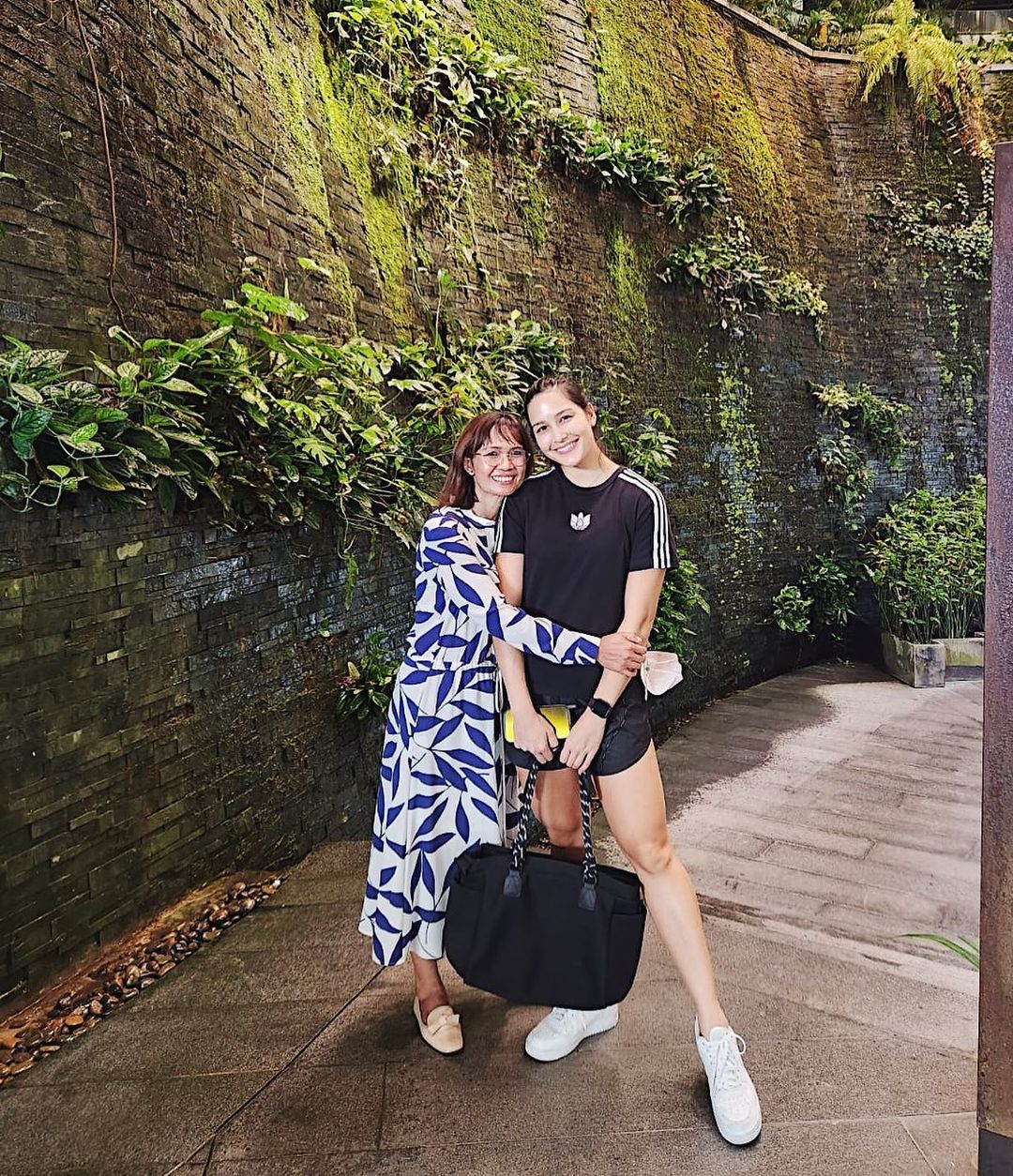 เซฟ - เซฟฟานี่ อาวะนิค