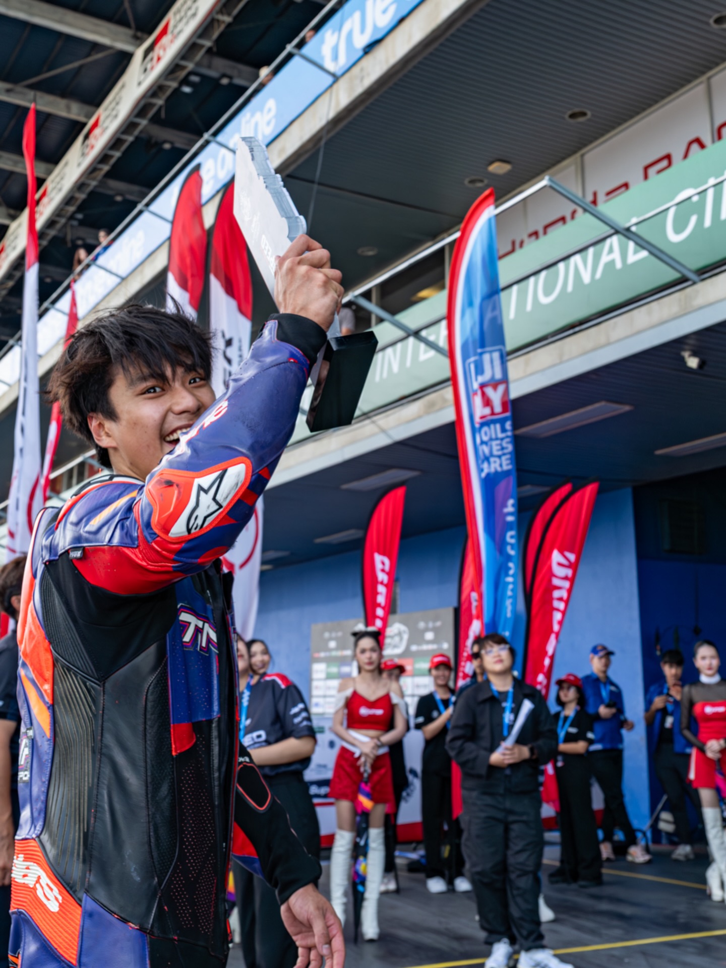 โอม - ภวัต จิตต์สว่างดี