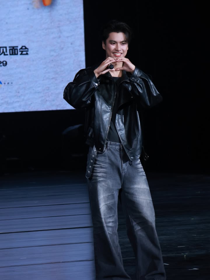 โอม - ภวัต จิตต์สว่างดี