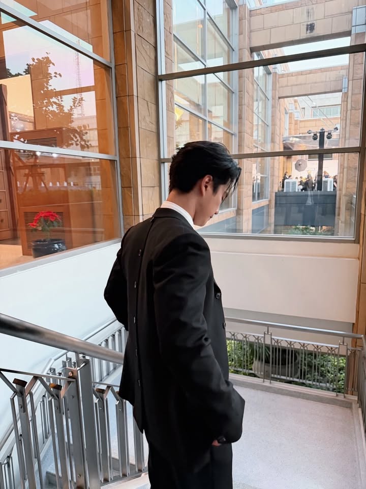 โอม - ภวัต จิตต์สว่างดี