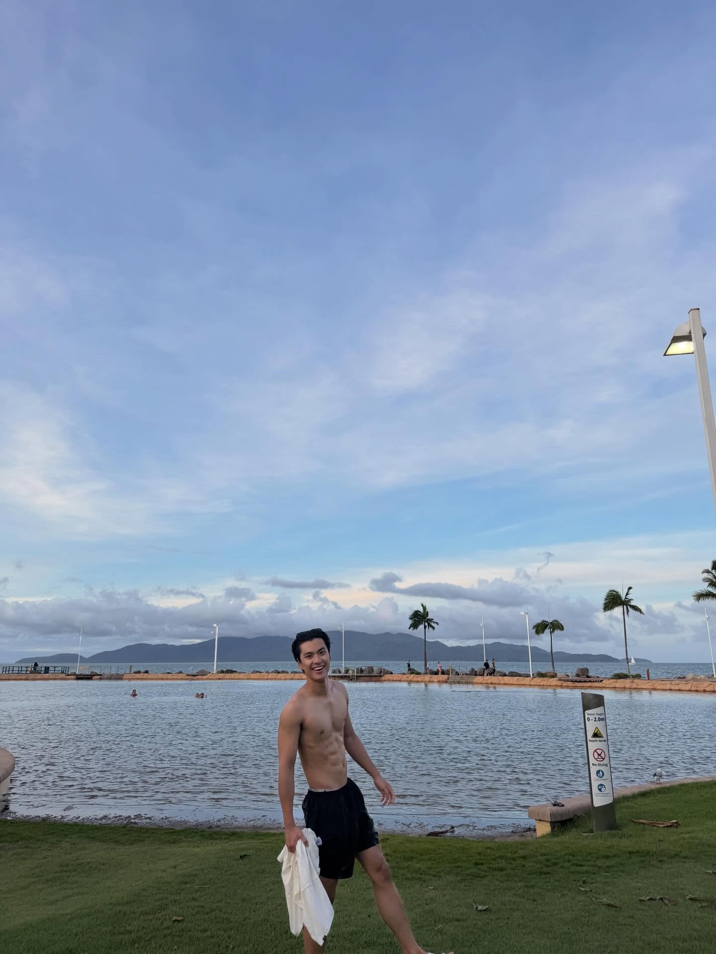 โอม - ภวัต จิตต์สว่างดี