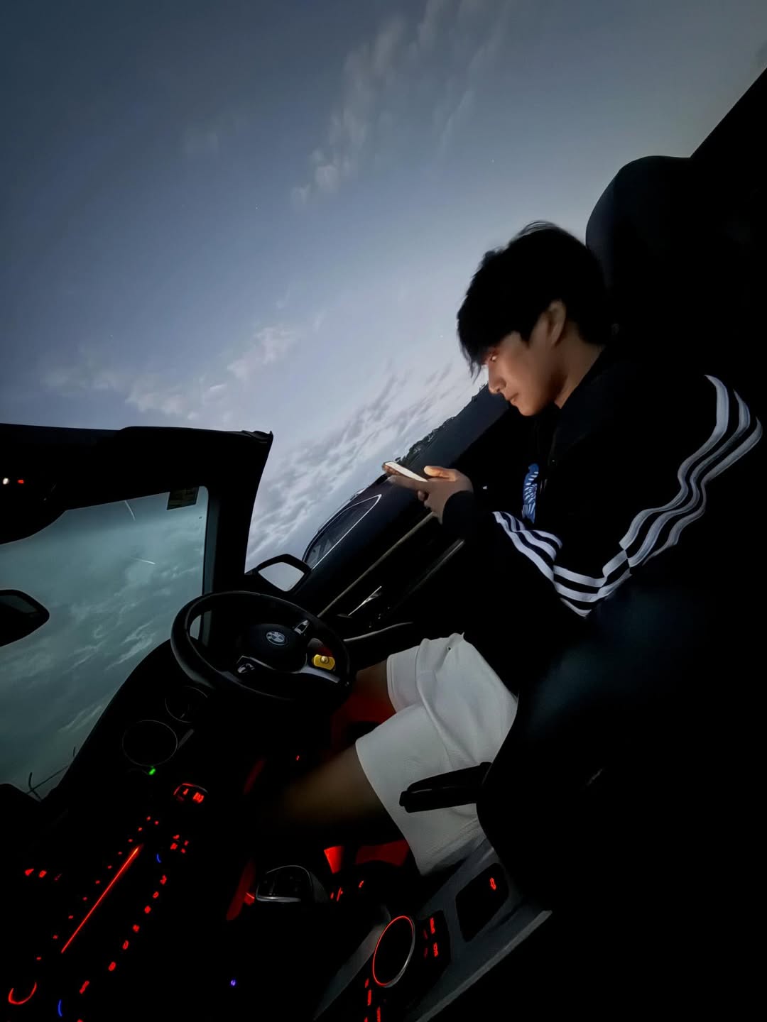 โอม - ภวัต จิตต์สว่างดี