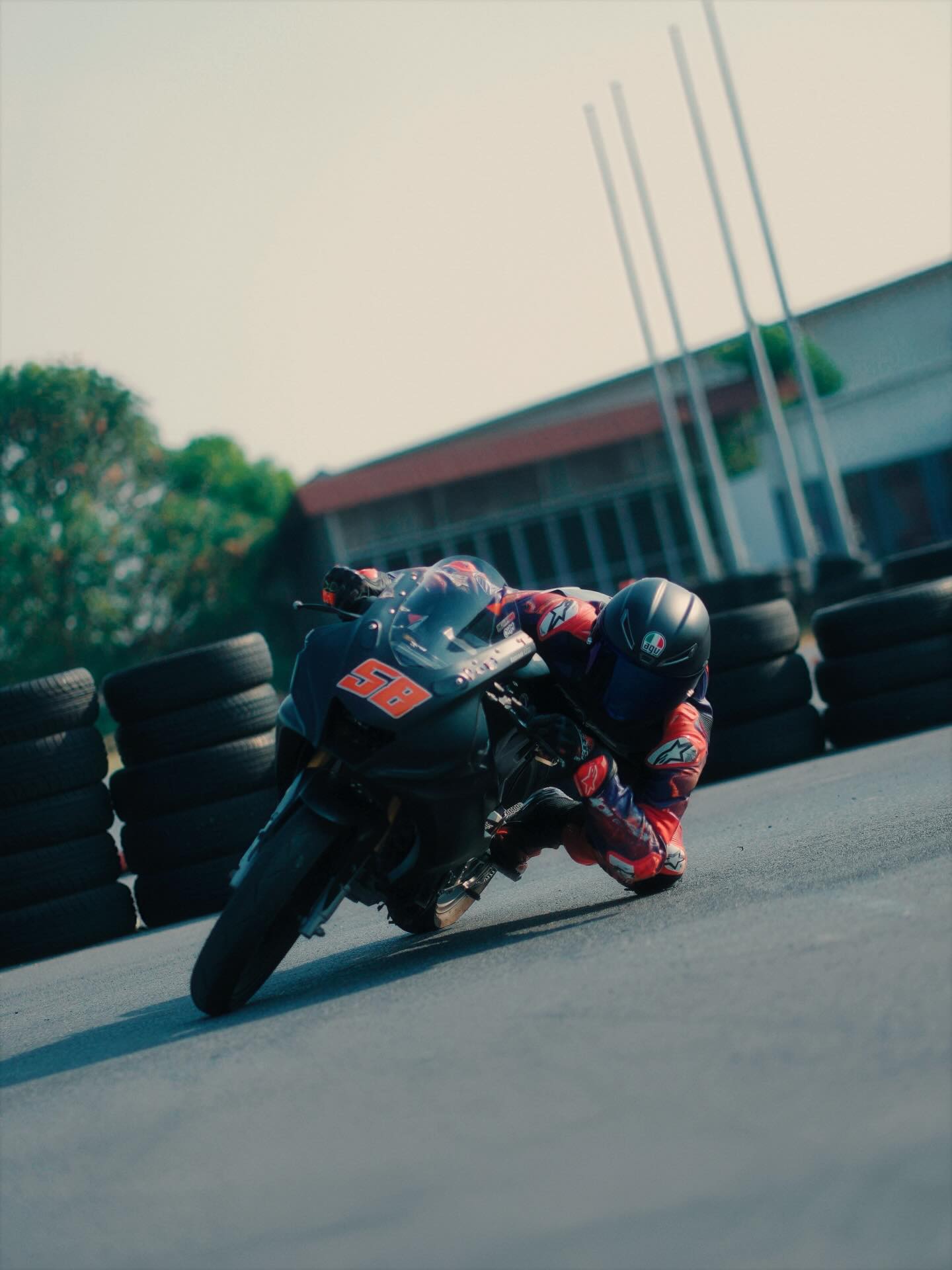 โอม - ภวัต จิตต์สว่างดี